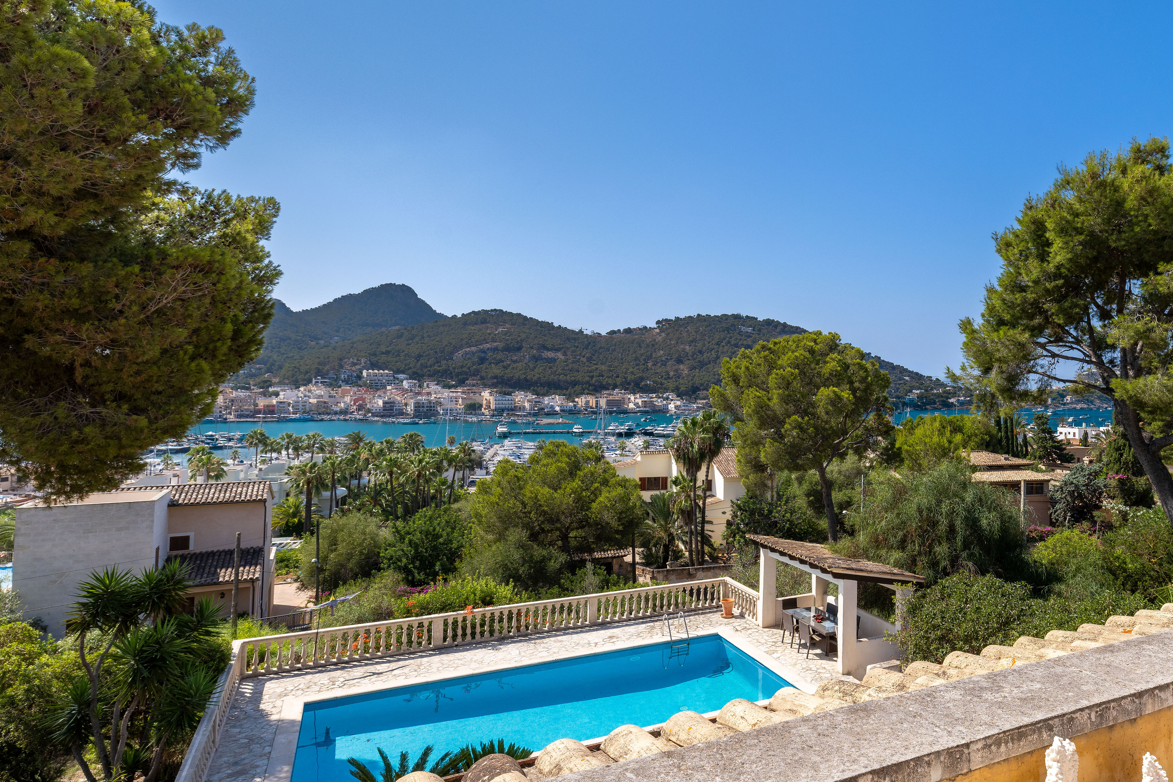 Exclusive villa with unobstructed harbour views and exceptional potential for development in Port Andratx