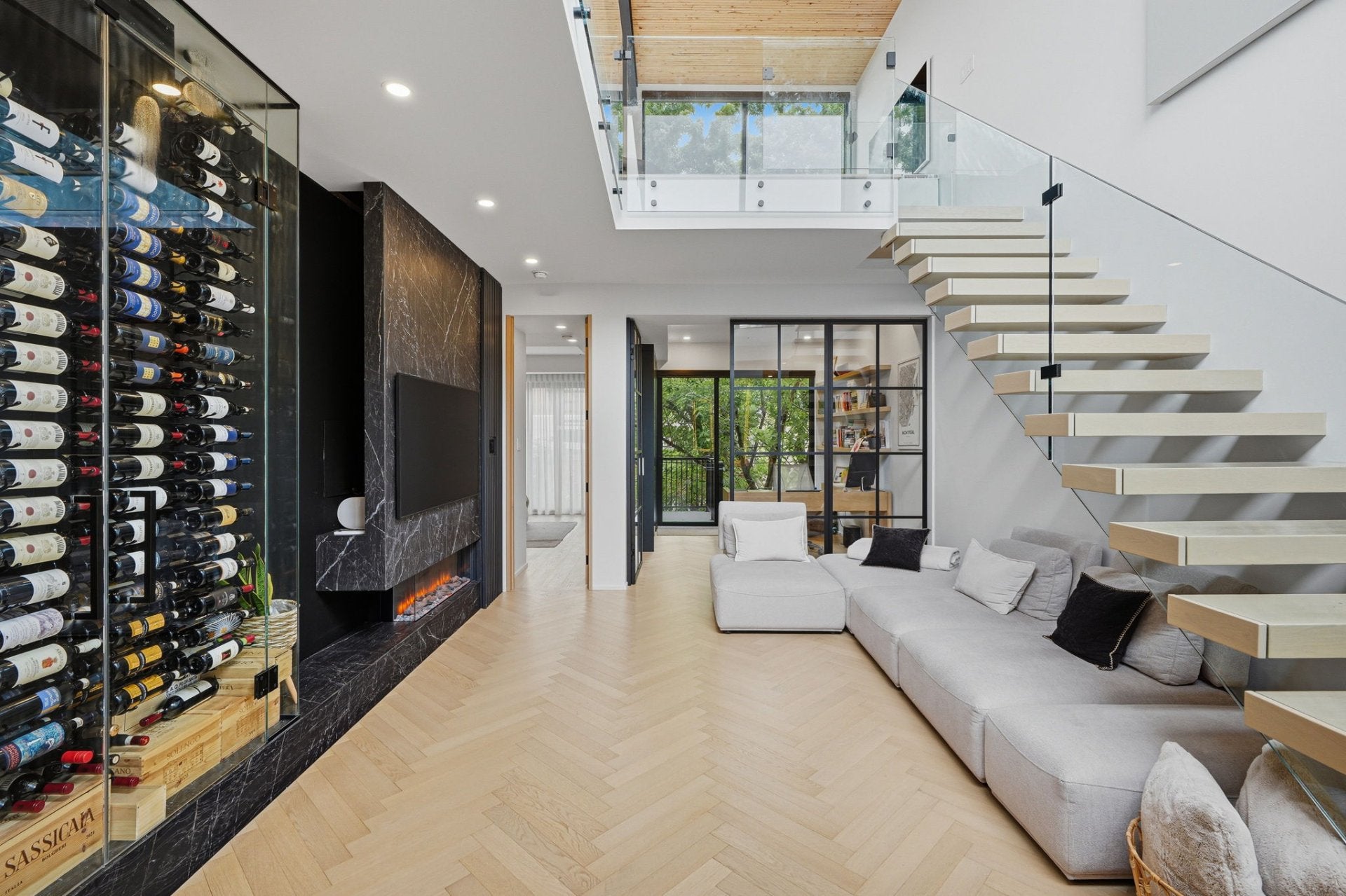 Spectacular two-level penthouse with breathtaking views