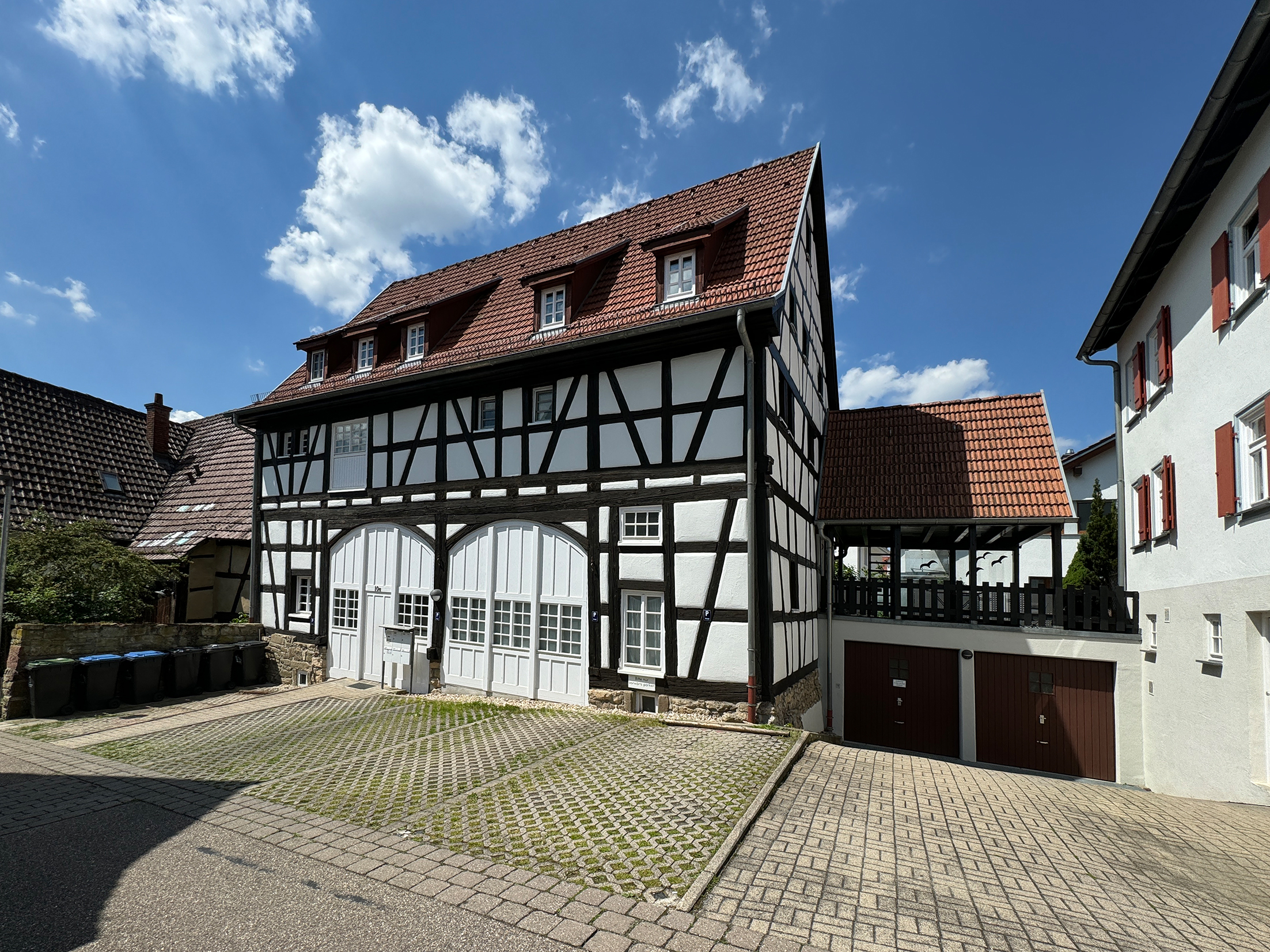 Große, sanierte Maisonette-Wohnung im Fachwerkhaus