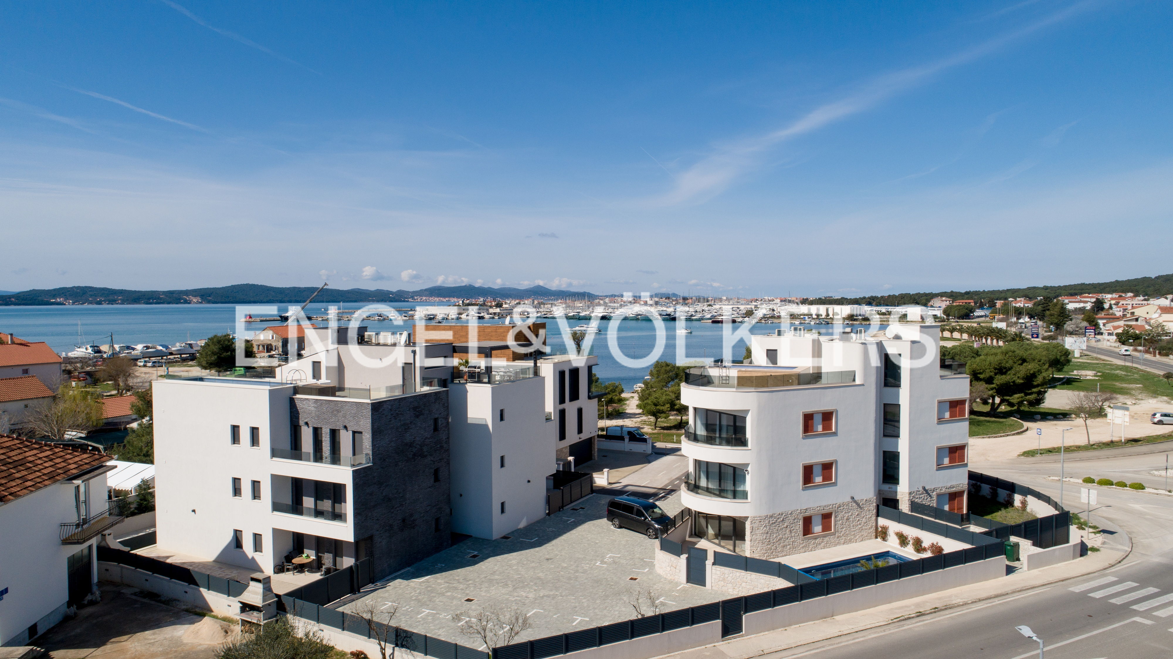 Modern 3-Bedroom Residence by the Sea – Porta Sukošan