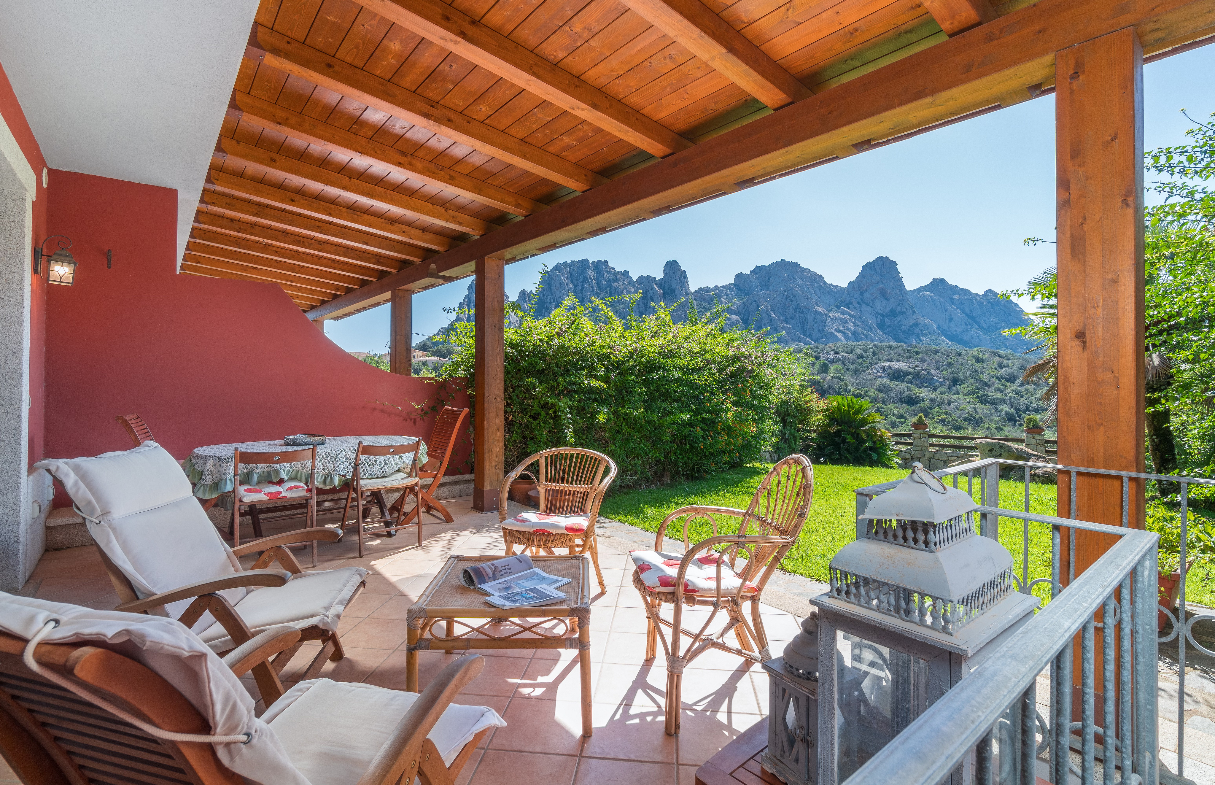 I Graniti Apartment | The Charm of San Pantaleo: Privacy and Views over the Famous Rocks