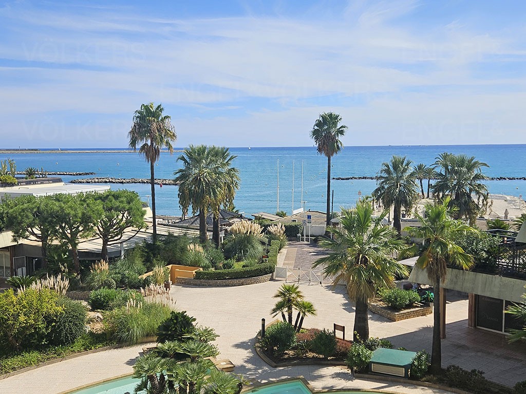Appartement avec terrasse et vue mer à Saint-Laurent-du-Var