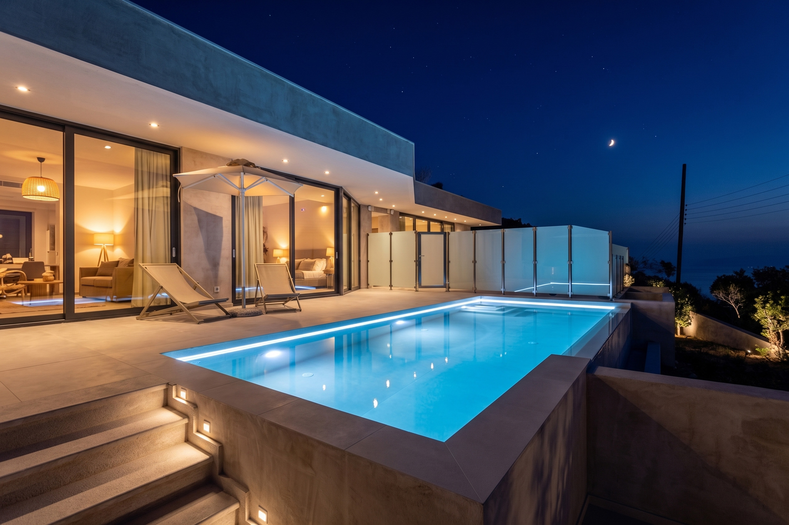 Moderne bioklimatische Erdhaus-Villa mit Infinity-Pool und Panoramablick auf das Ionische Meer