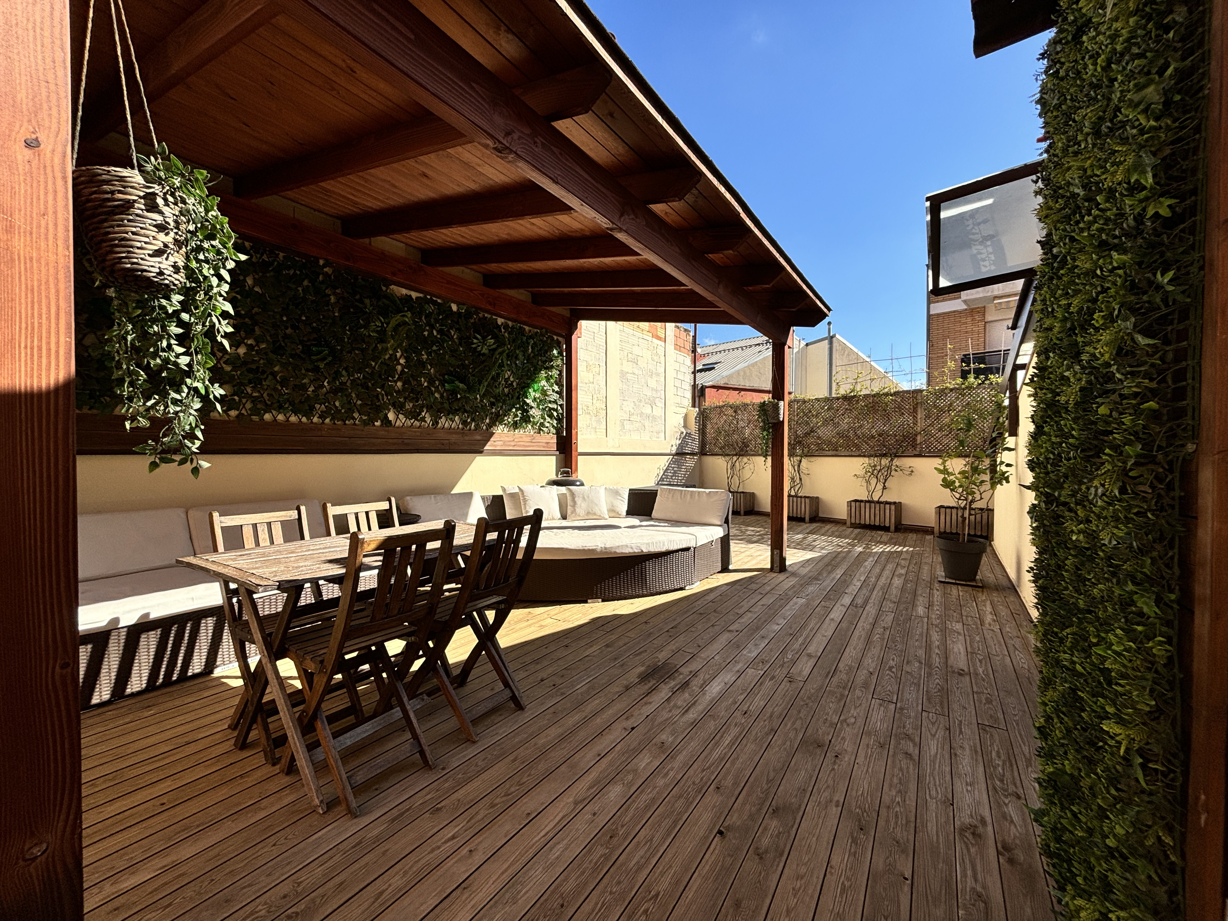 Exclusive penthouse with a large private terrace and parking