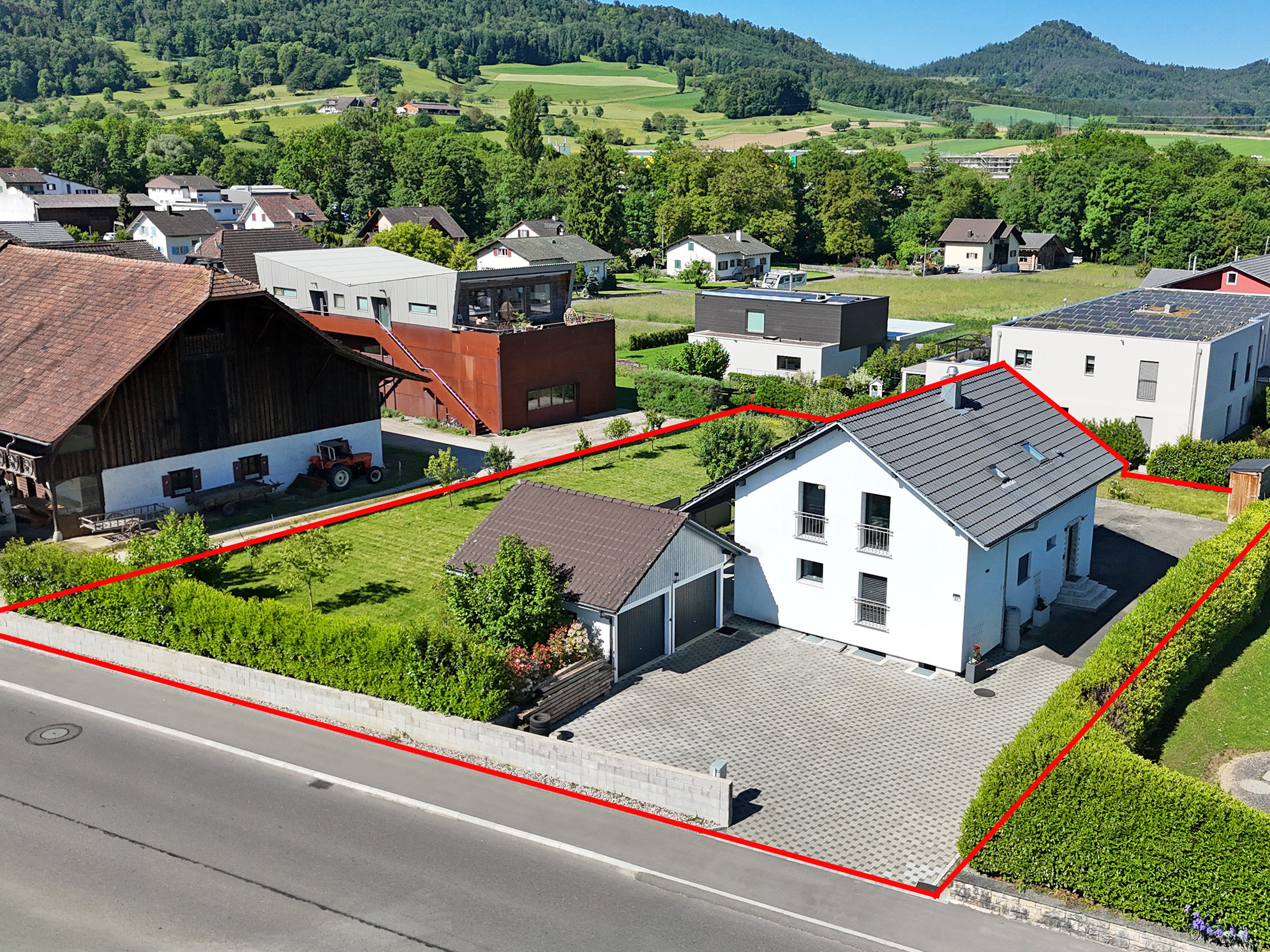 Charming detached family home with separate apartment