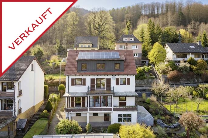 **VERKAUFT**Großzügiges Familienhaus mit großem Süd Garten und atemberaubendem Blick!