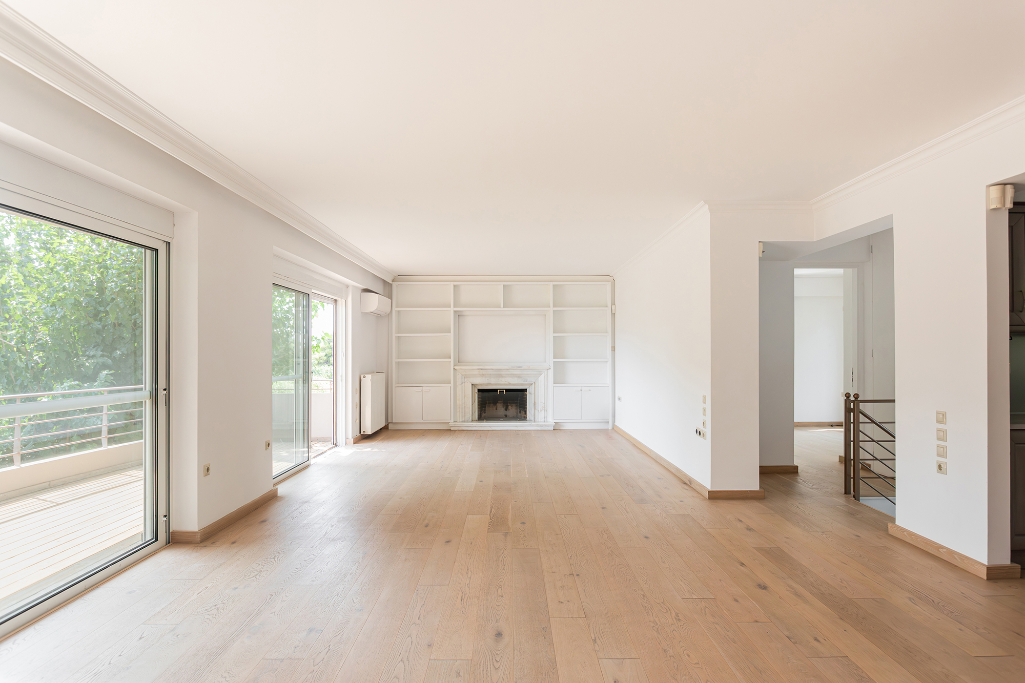 Spacious modern two-level maisonette in Vari