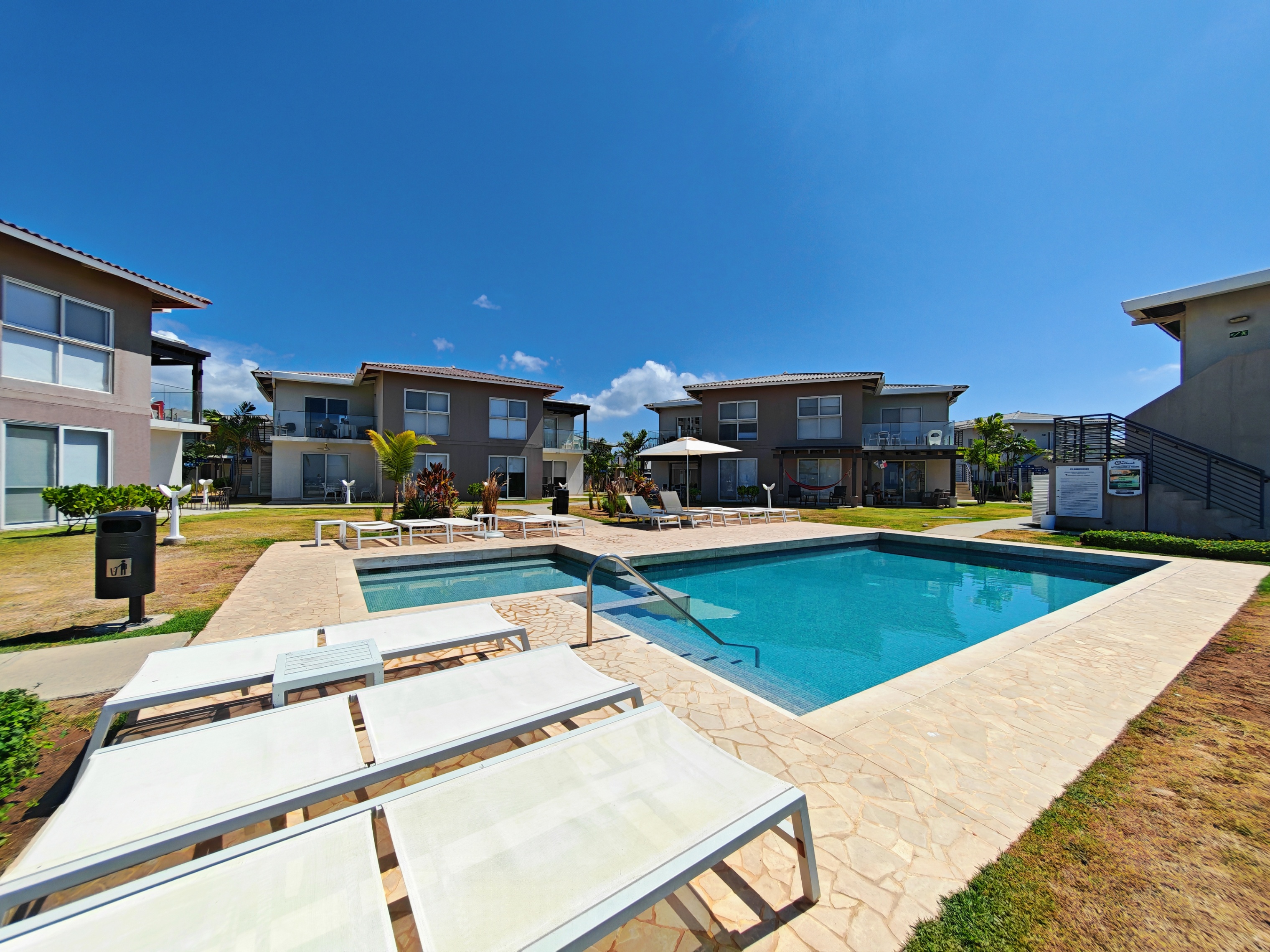 Waterfront Apartment in Playa Caracol