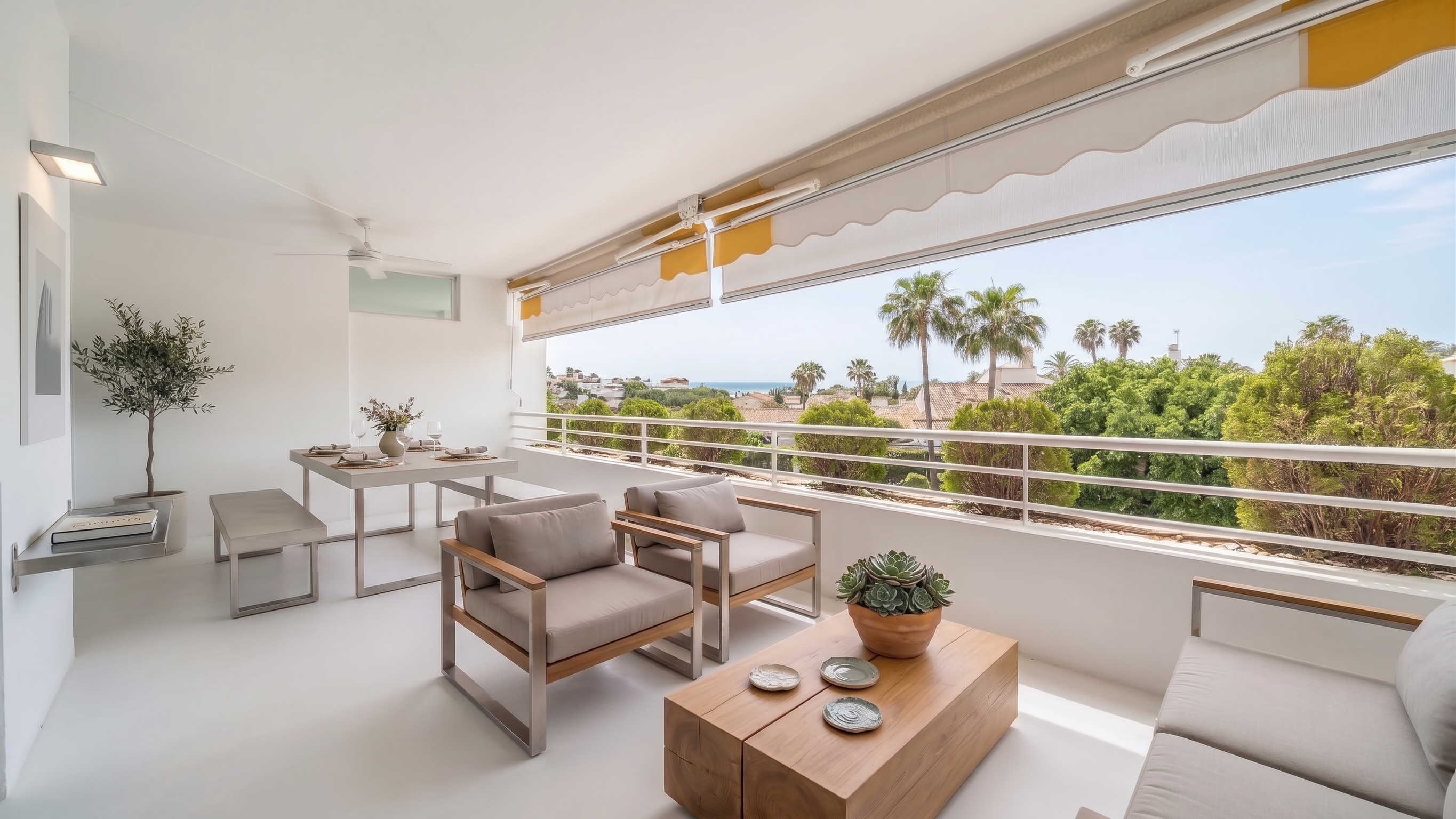 Spacious Apartment in a Frontline Golf Complex within Walking Distance to the Beach