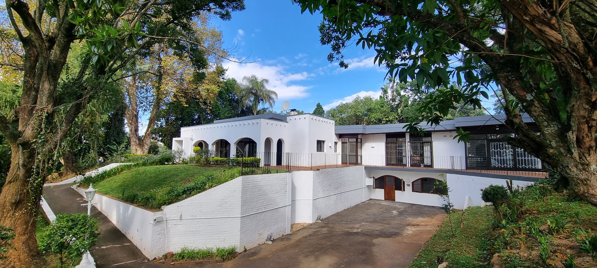Prime Athlone Family Home ready for a new family with new memories!