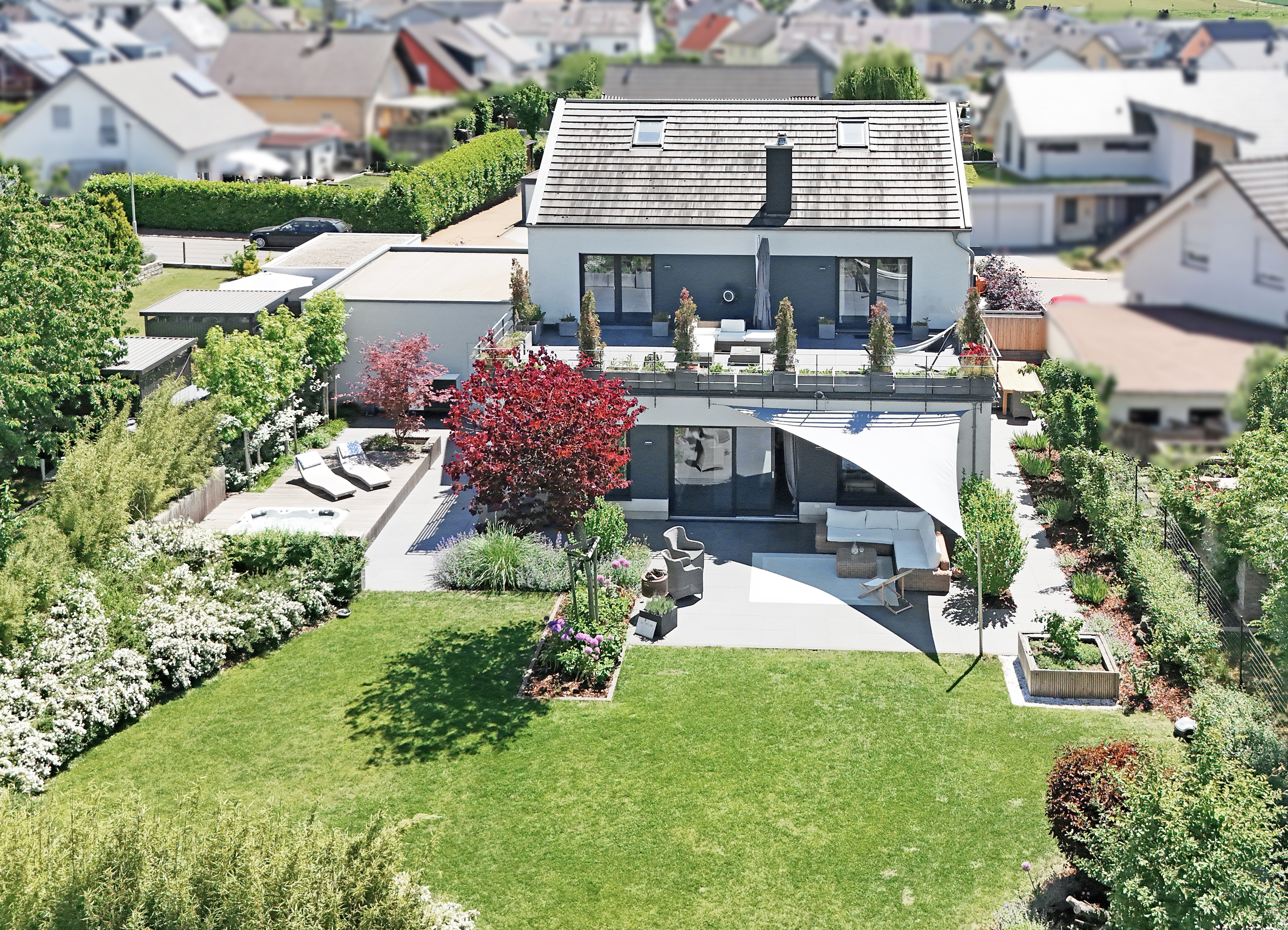 Modernes Einfamilienhaus in Feldrandlage – A+ Effizienz und Gartenidylle