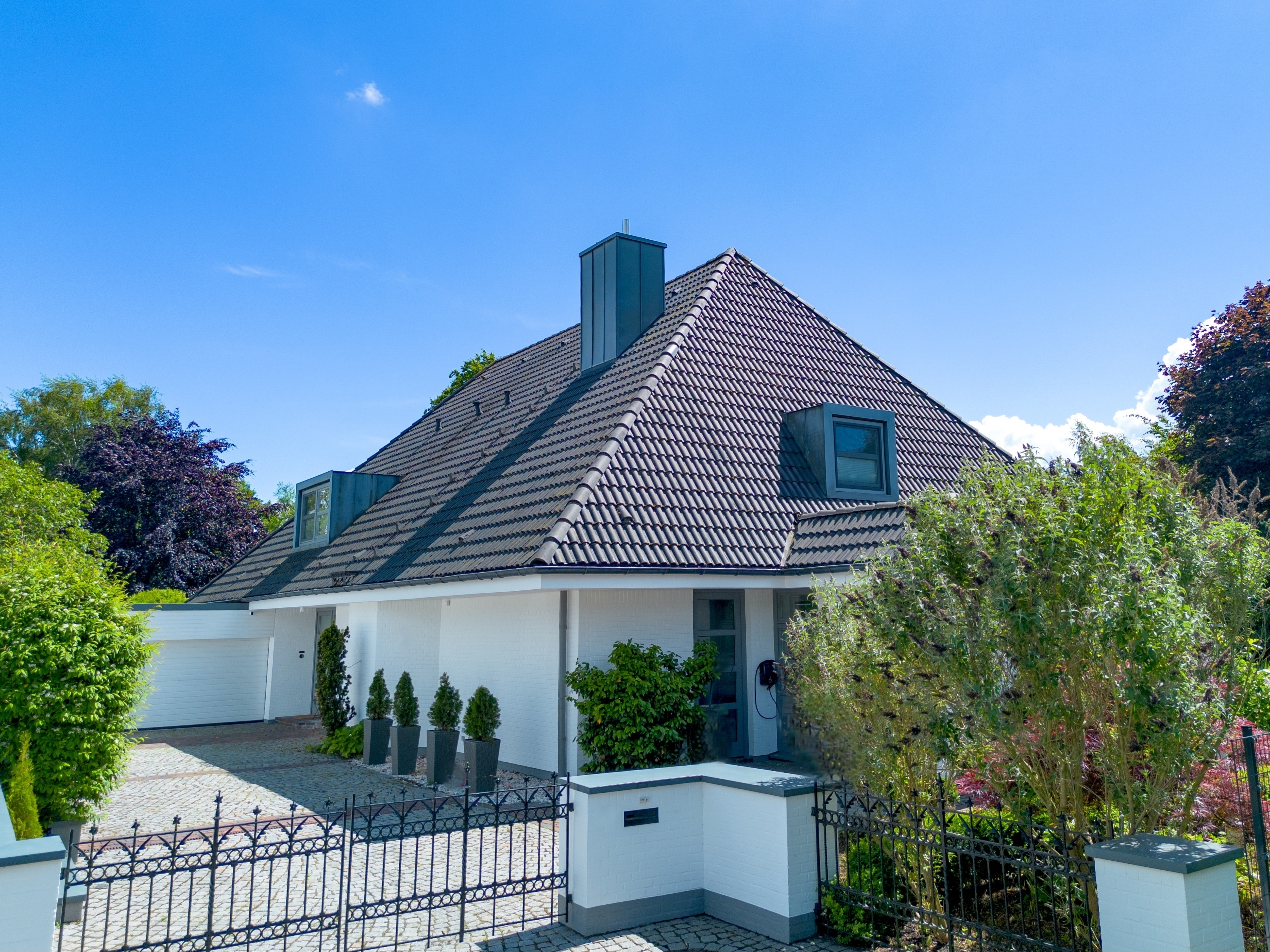 Ein Zuhause der Extraklasse                                             Großzügige Villa mit Wellnessoase