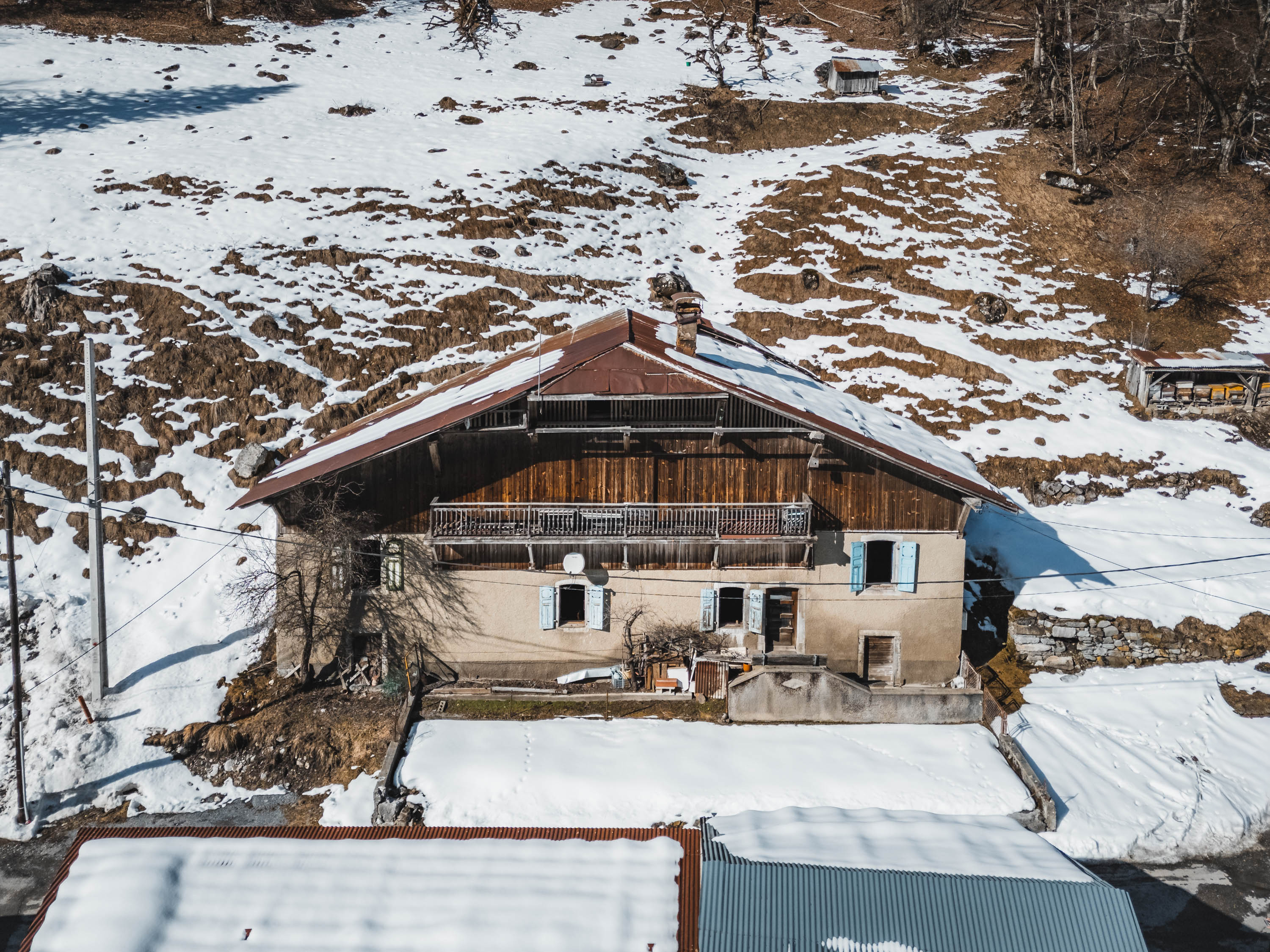 Lovely farmhouse in need of renovation.
