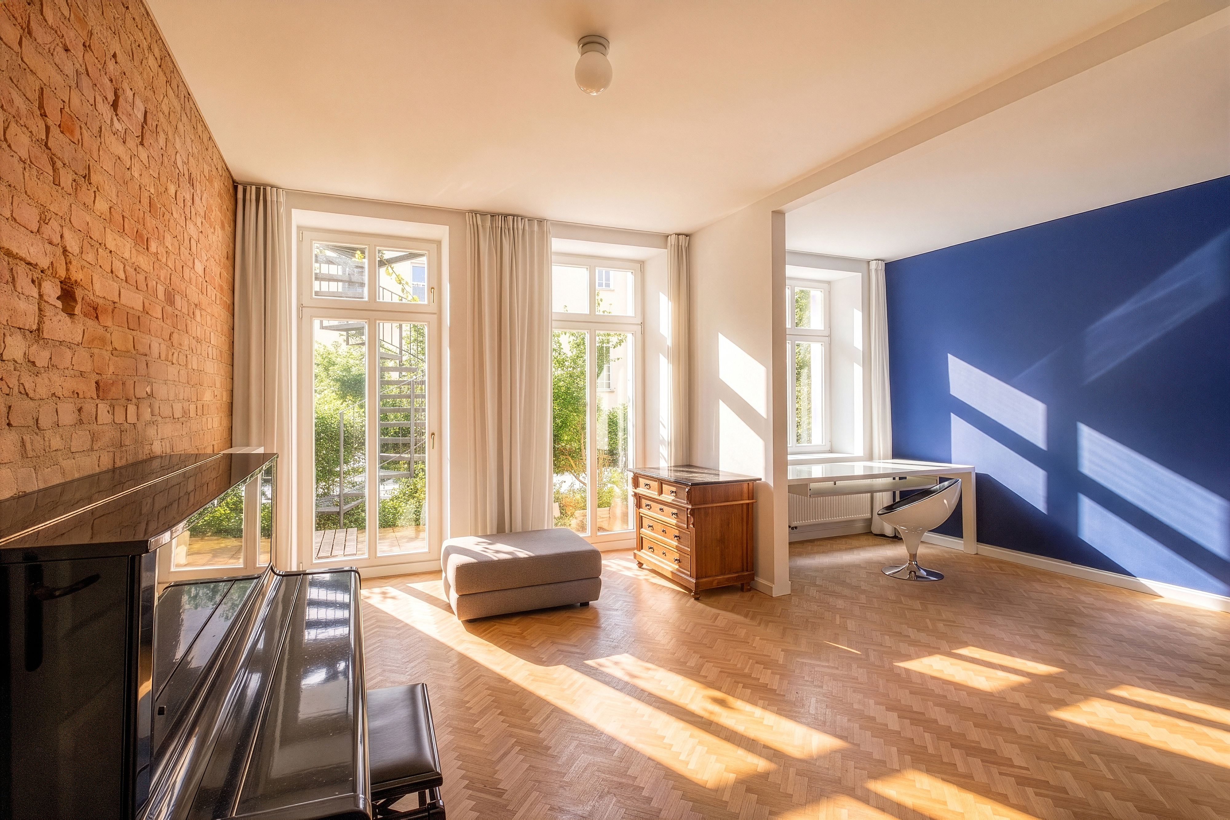 Loft-style garden apartment with two terraces in popular Helmholtz Kiez