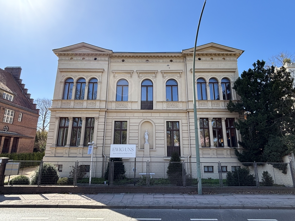 Attraktive Büroetage in denkmalgeschützter Villa