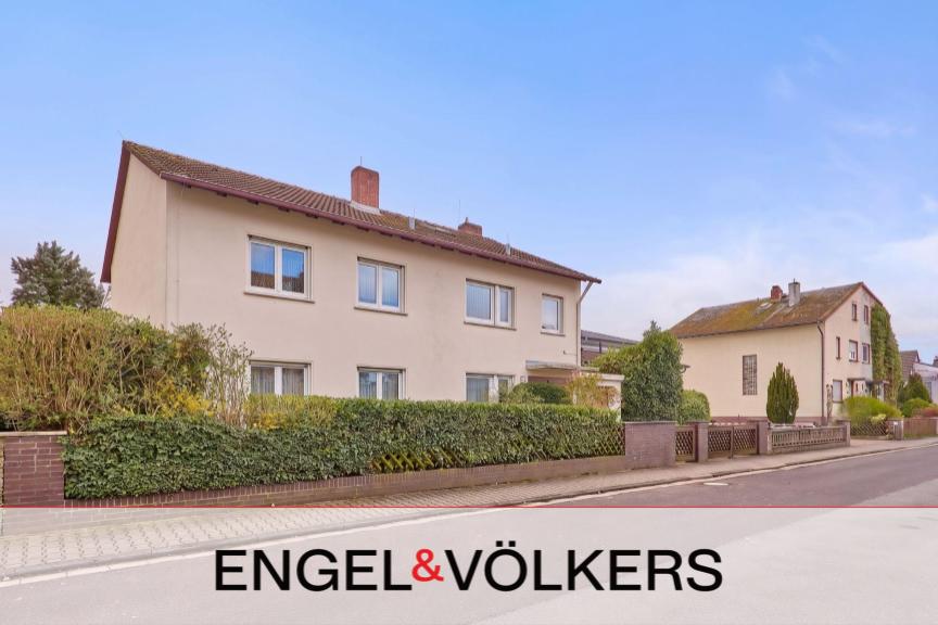 Familienhaus/Mehrgenerationenwohnen mit weitläufigem Garten & toller Verkehrsanbindung