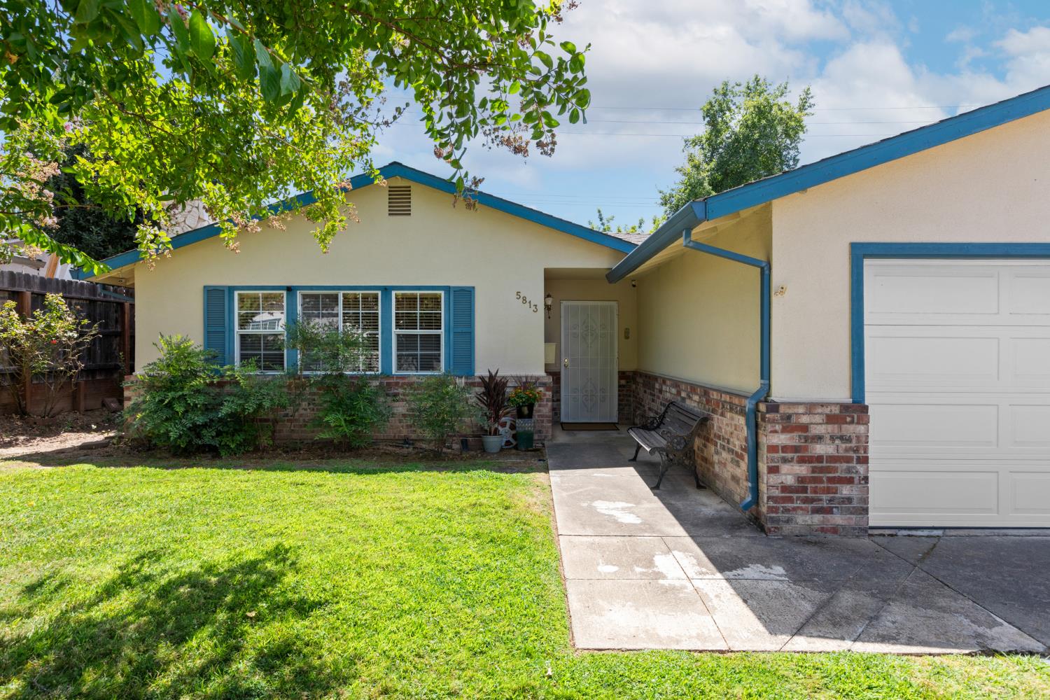 Updeted Residence with recent Improvements!