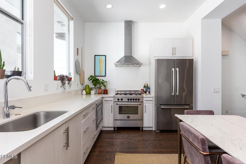 Contemporary Gem in Vibrant Location