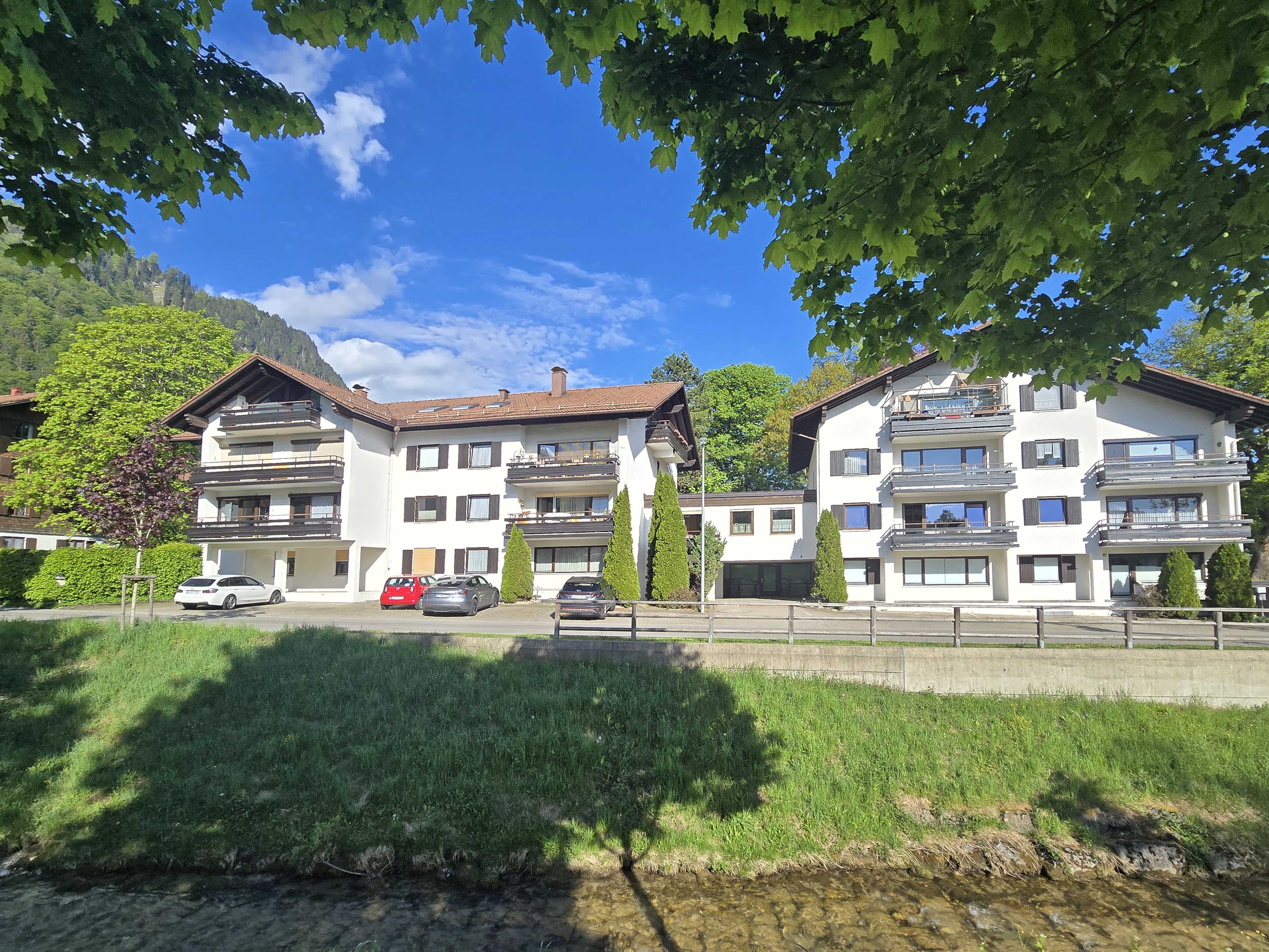 Morgensonne & Abendlicht genießen – Traumhafte Dachgeschosswohnung im Herzen von Immenstadt