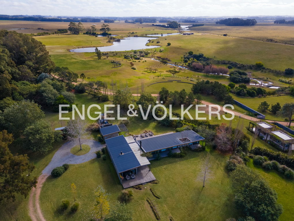 Finca in San Vicente steps from the sea