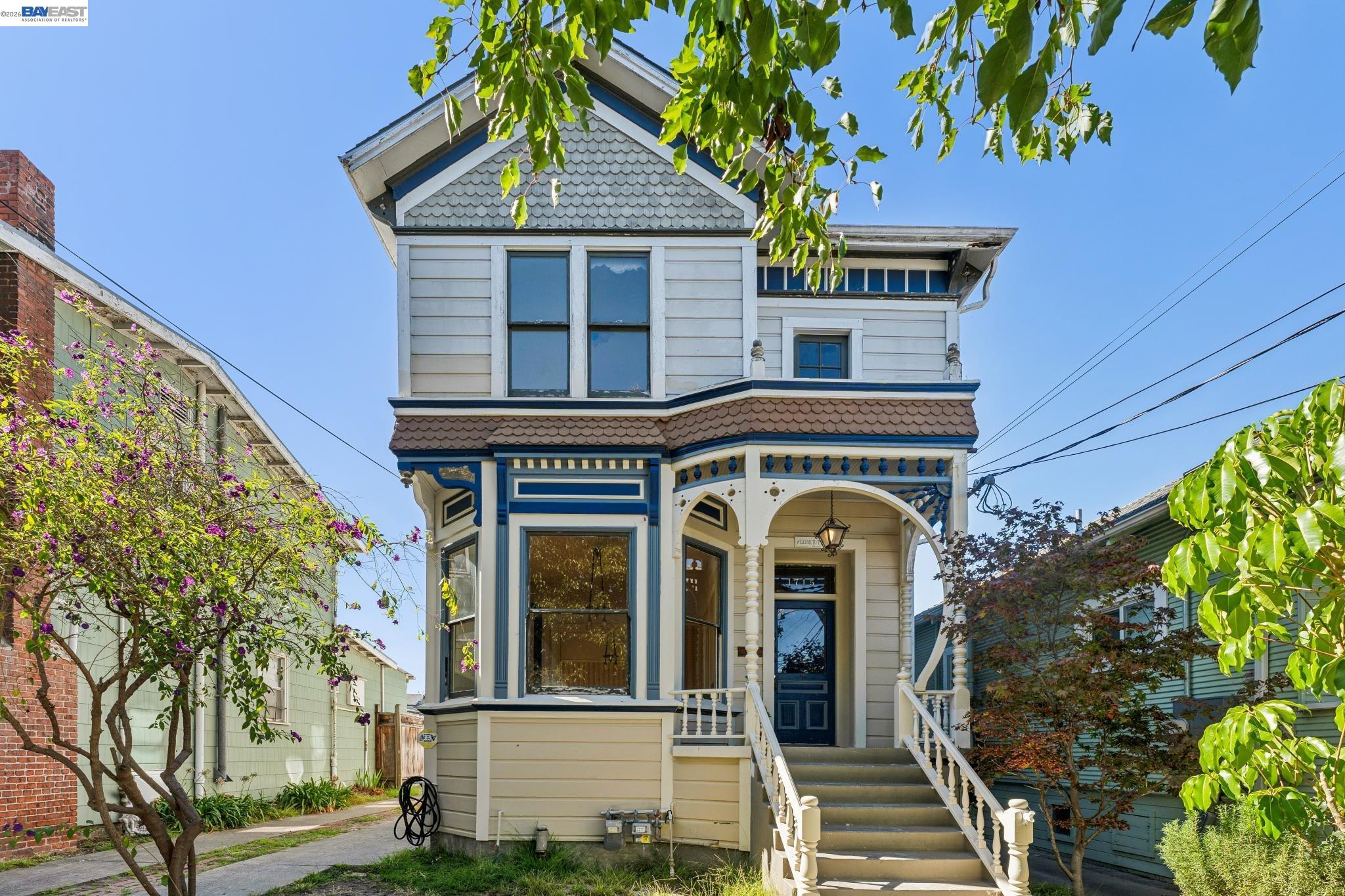 1894 Victorian with Two Distinct Living Spaces