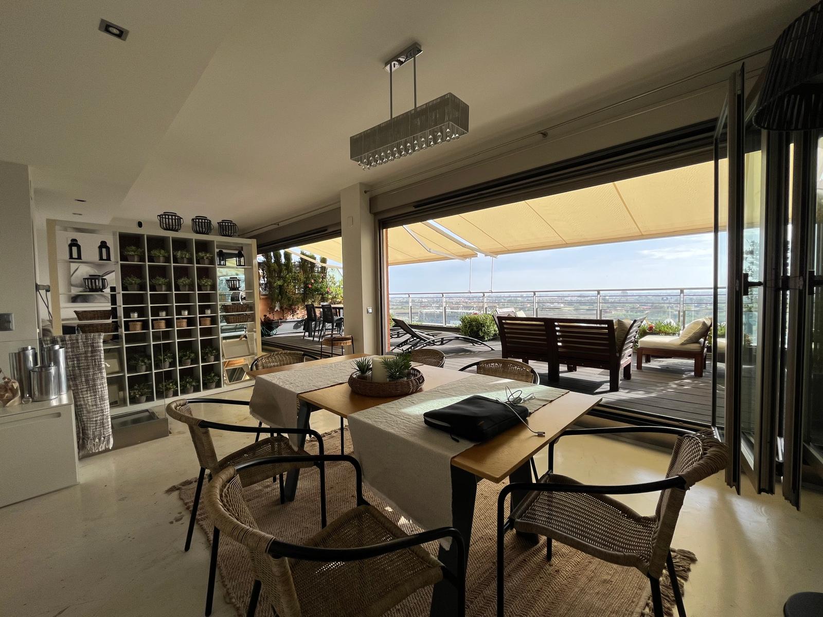 Spectacular duplex in Penya-Roja facing the Alameda