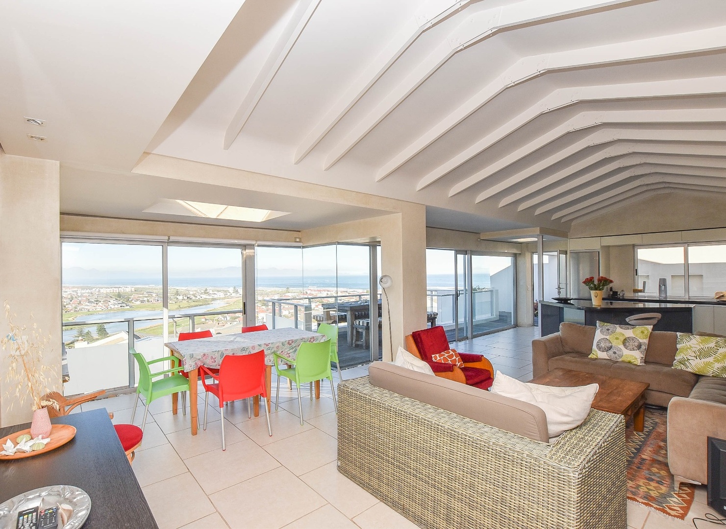 Magnificent apartment with stunning ocean view in Muizenberg