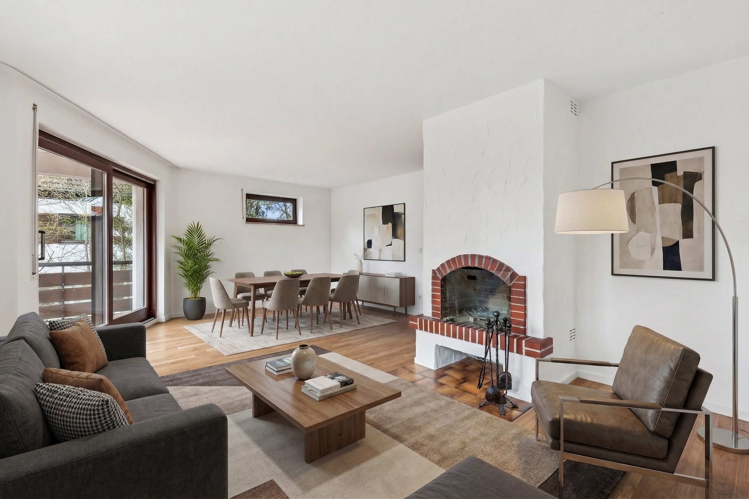 Bright 3-room apartment with fireplace and sunny south-facing balcony in Solln