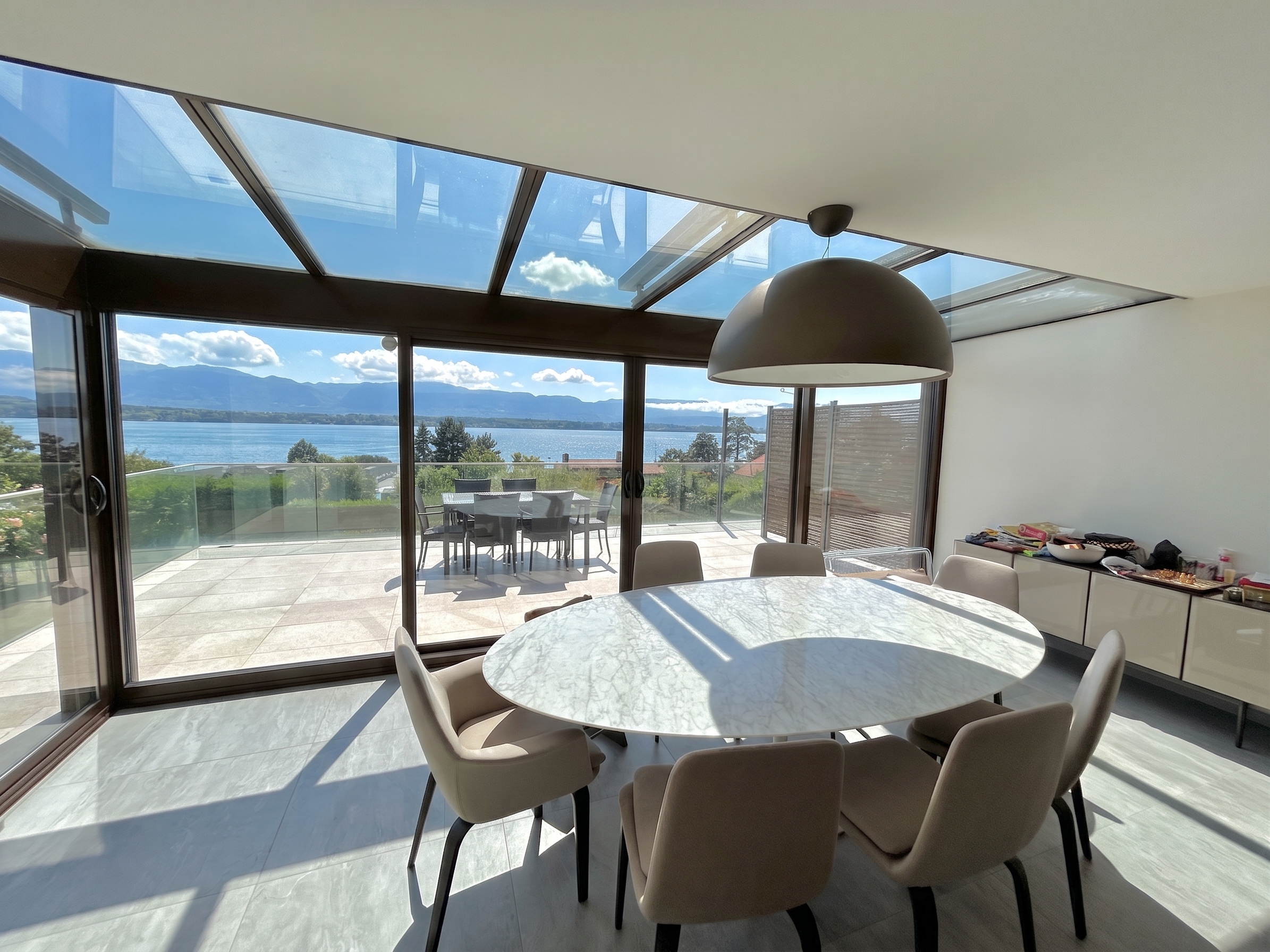 Townhouse with panoramic lake view