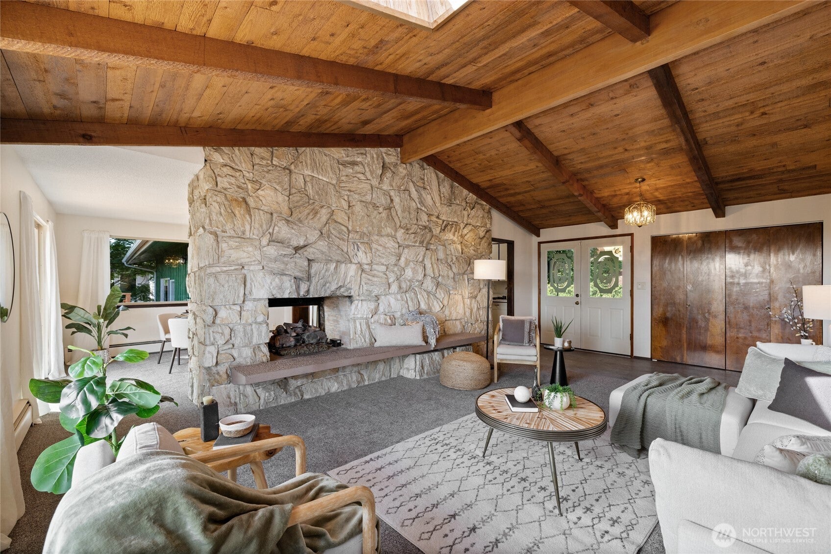 Home with stunning Mount Rainier views
