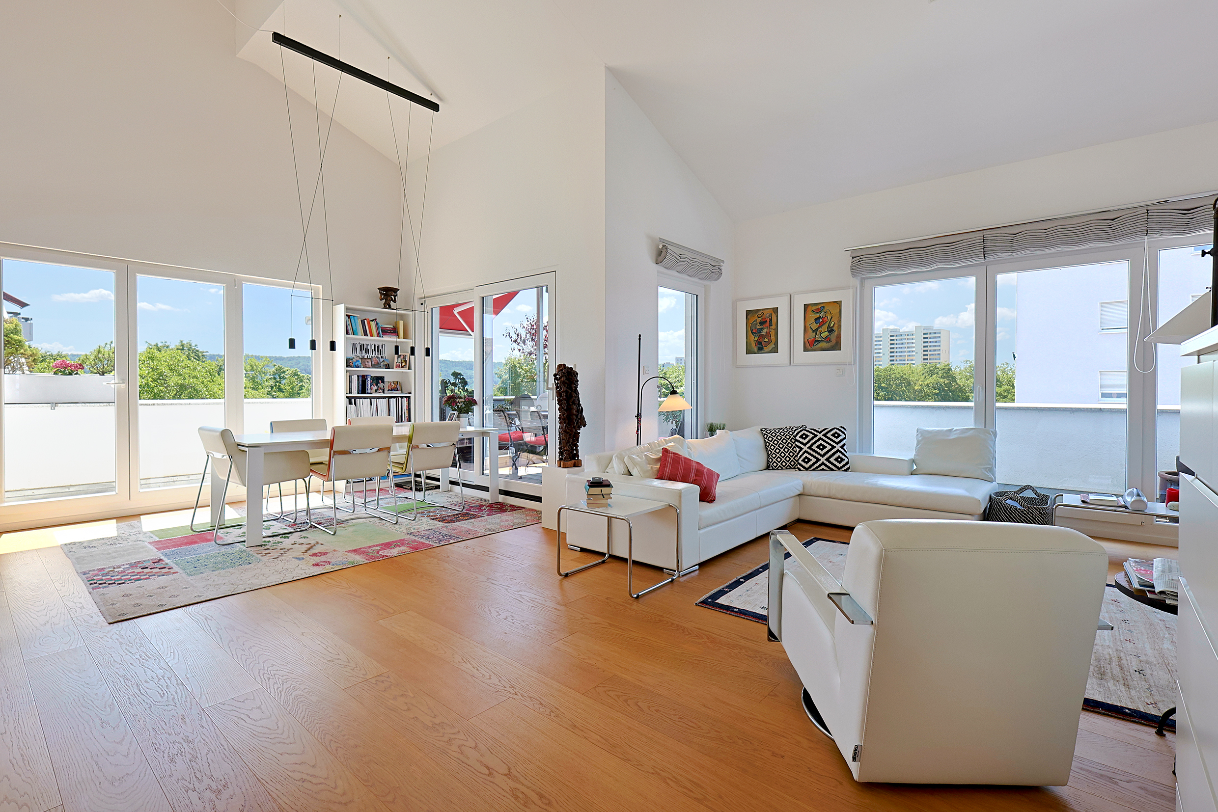 Stilvolles Penthouse mit beeindruckender Raumhöhe und Sonnenterrasse mit Weitsicht
