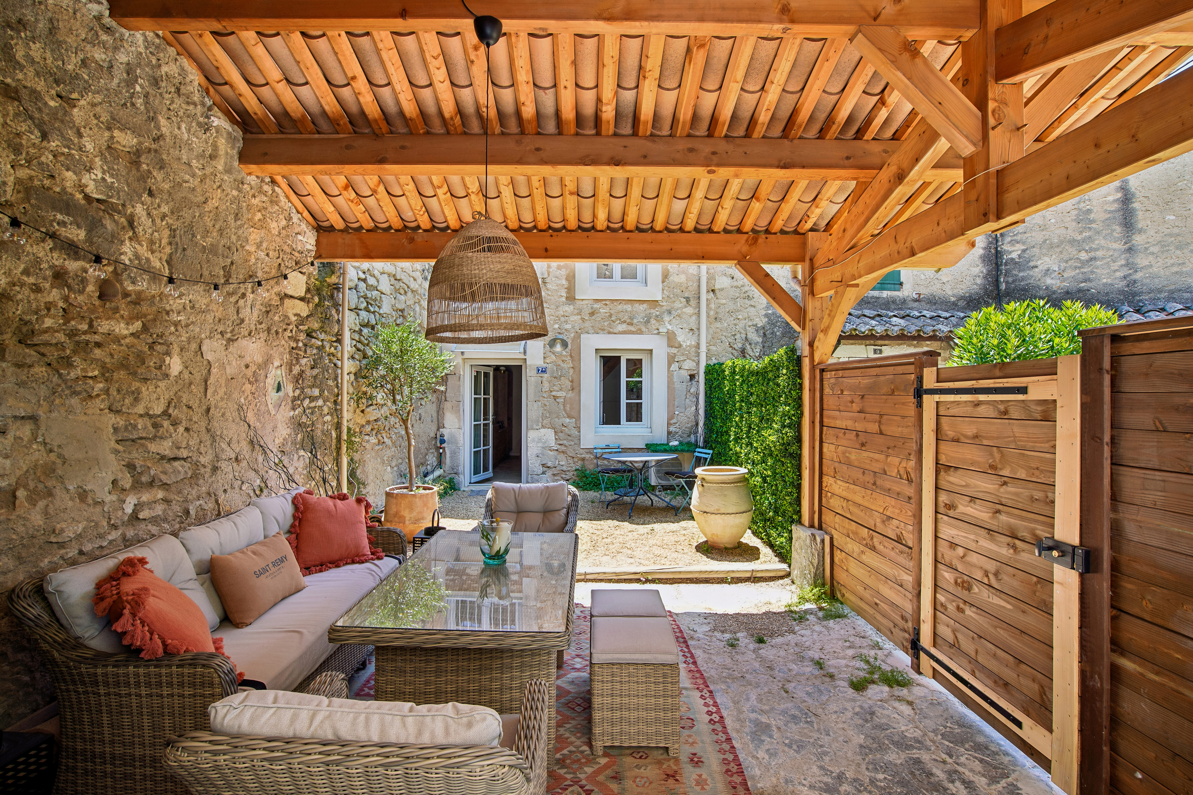 Deux maisons de charme autour d'un patio central