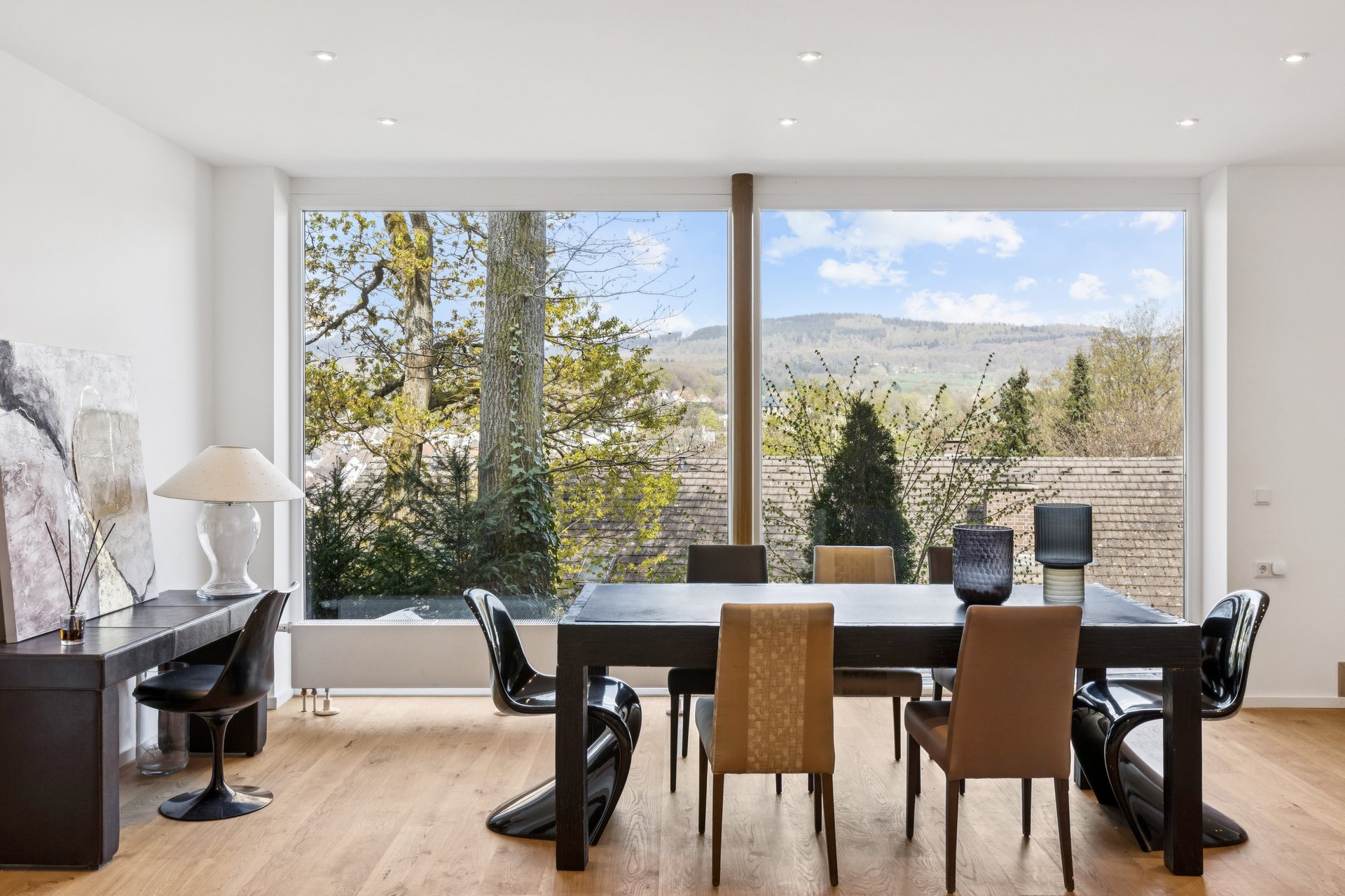Exklusives lichtdurchflutetes Apartment mit Panorama-Grünblick im Johanniswald