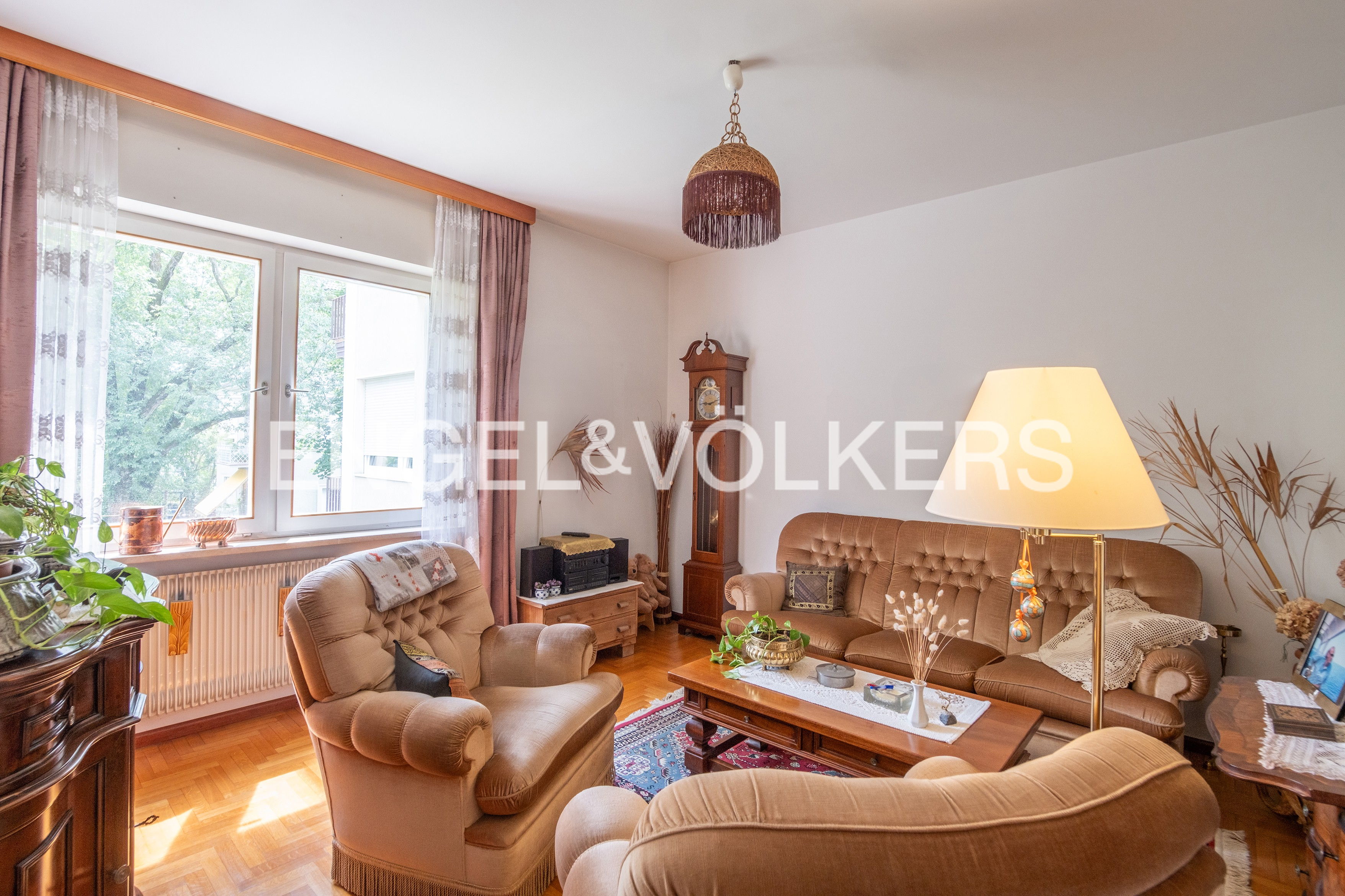 Cosy three-bedroom apartment in a popular residential area