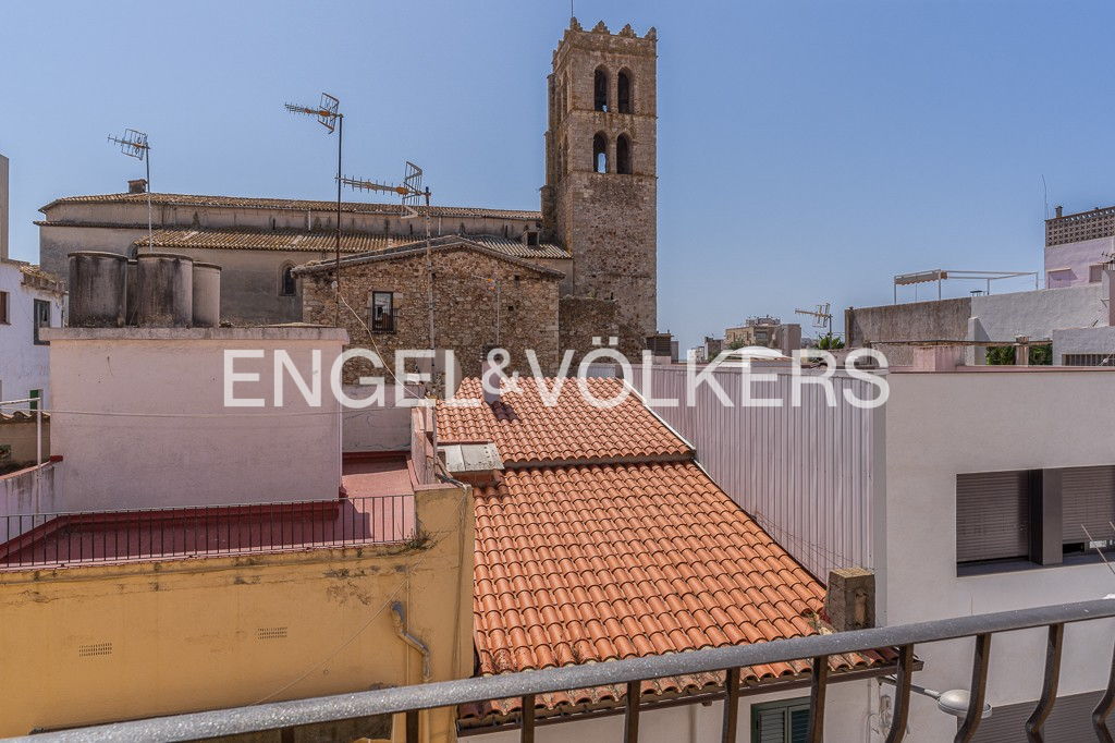 Casa adosada con ascensor en el centro de Blanes