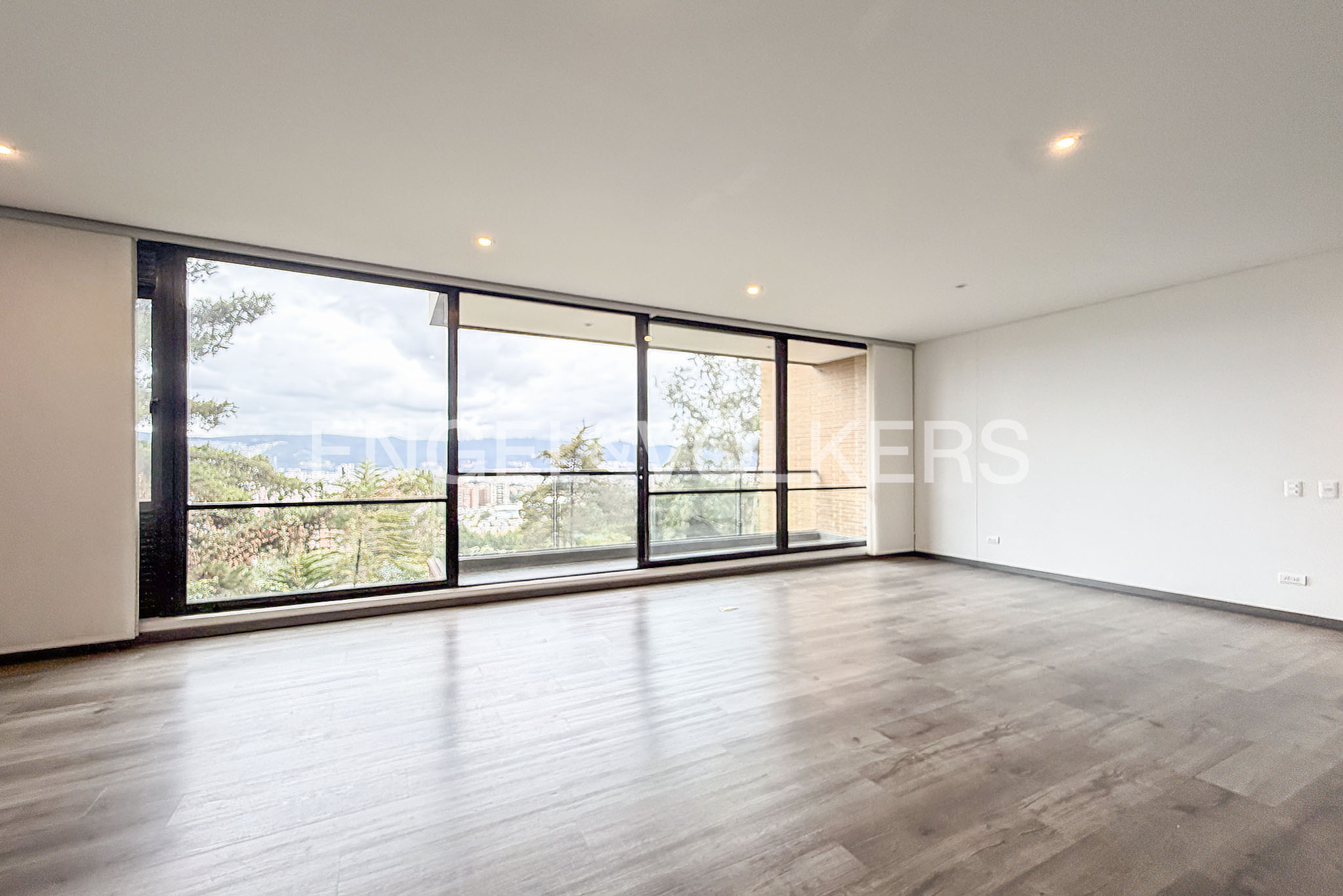 Apartamento con balcón y vista para venta en Torreladera