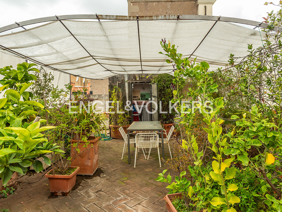 Elegant penthouse in the heart of the Esquilino district