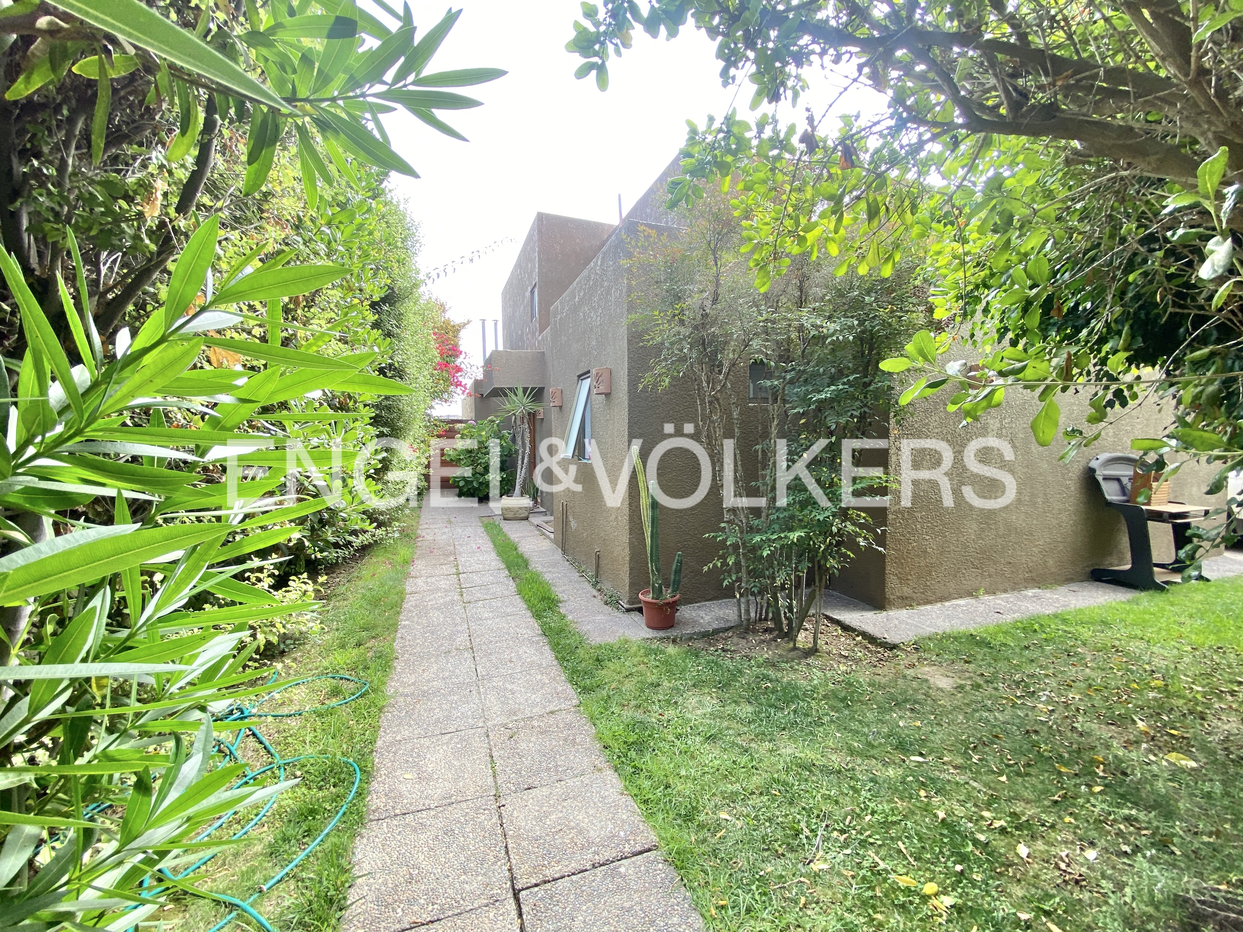 Venta de casa en La Herradura Oriente
