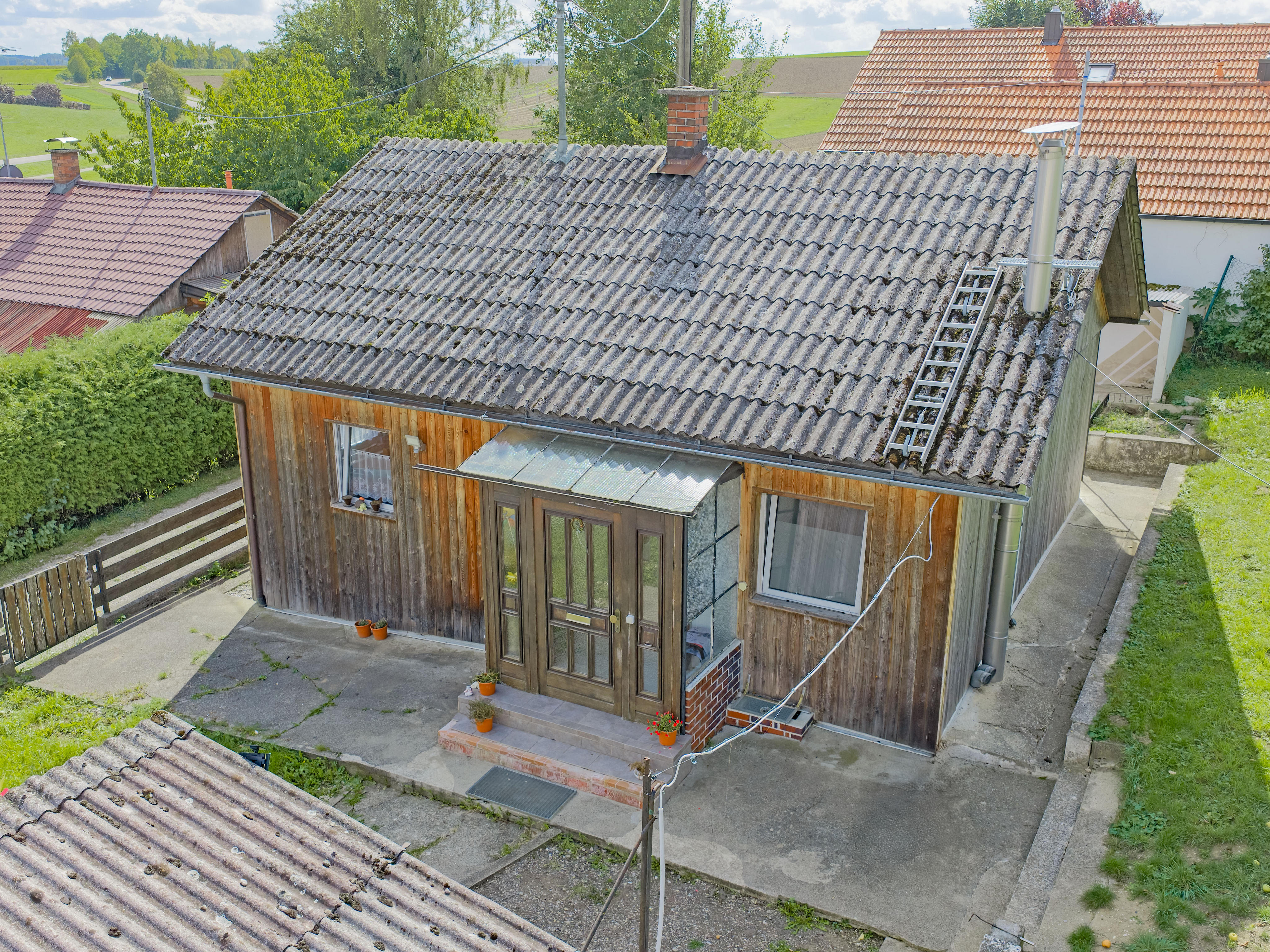 Grundstück mit Altbestand in ländlicher Umgebung