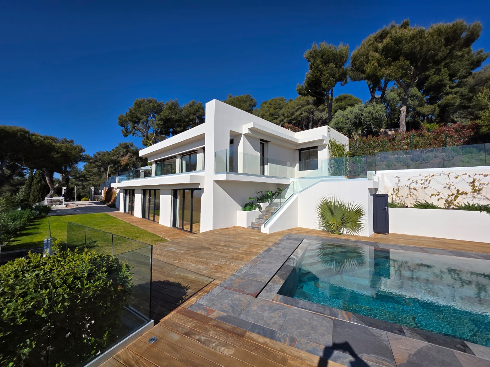 New villa with panoramic sea view
