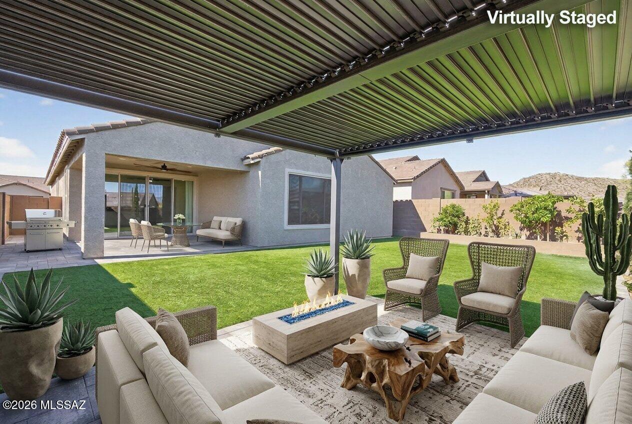 Relaxed Desert Living Near Dove Mountain + Separated Den