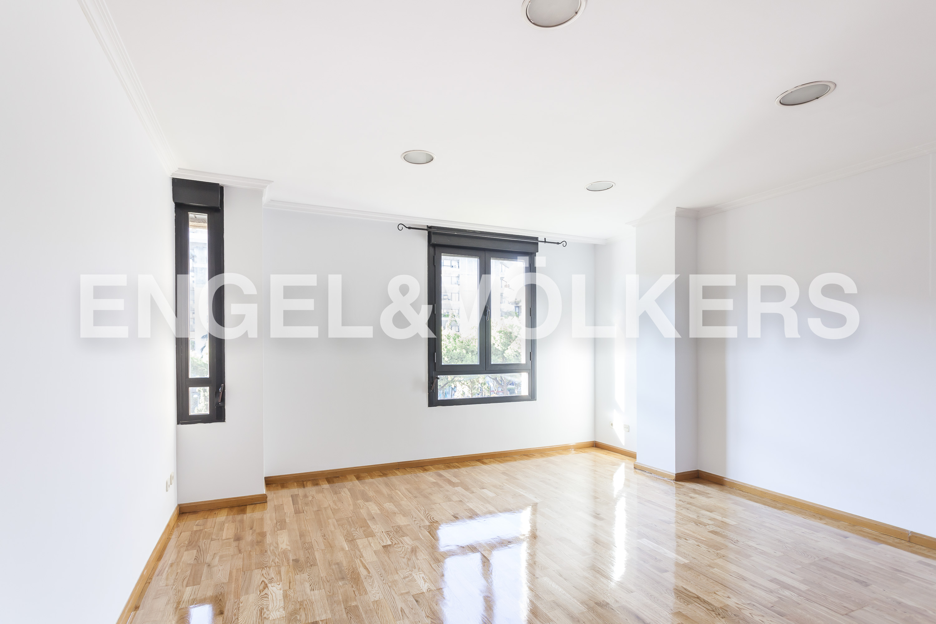 Exterior apartment with 2 bedrooms and 2 bathrooms