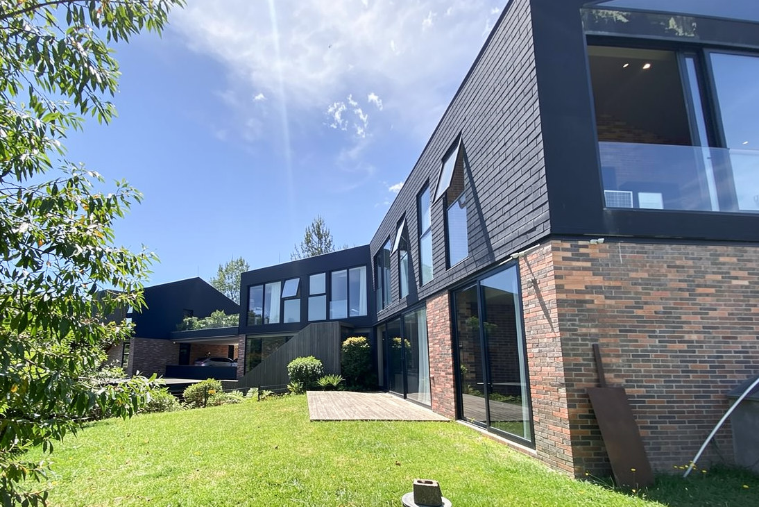 Casa en parcelación con clubhouse para venta en El Alto del Escobero, Envigado
