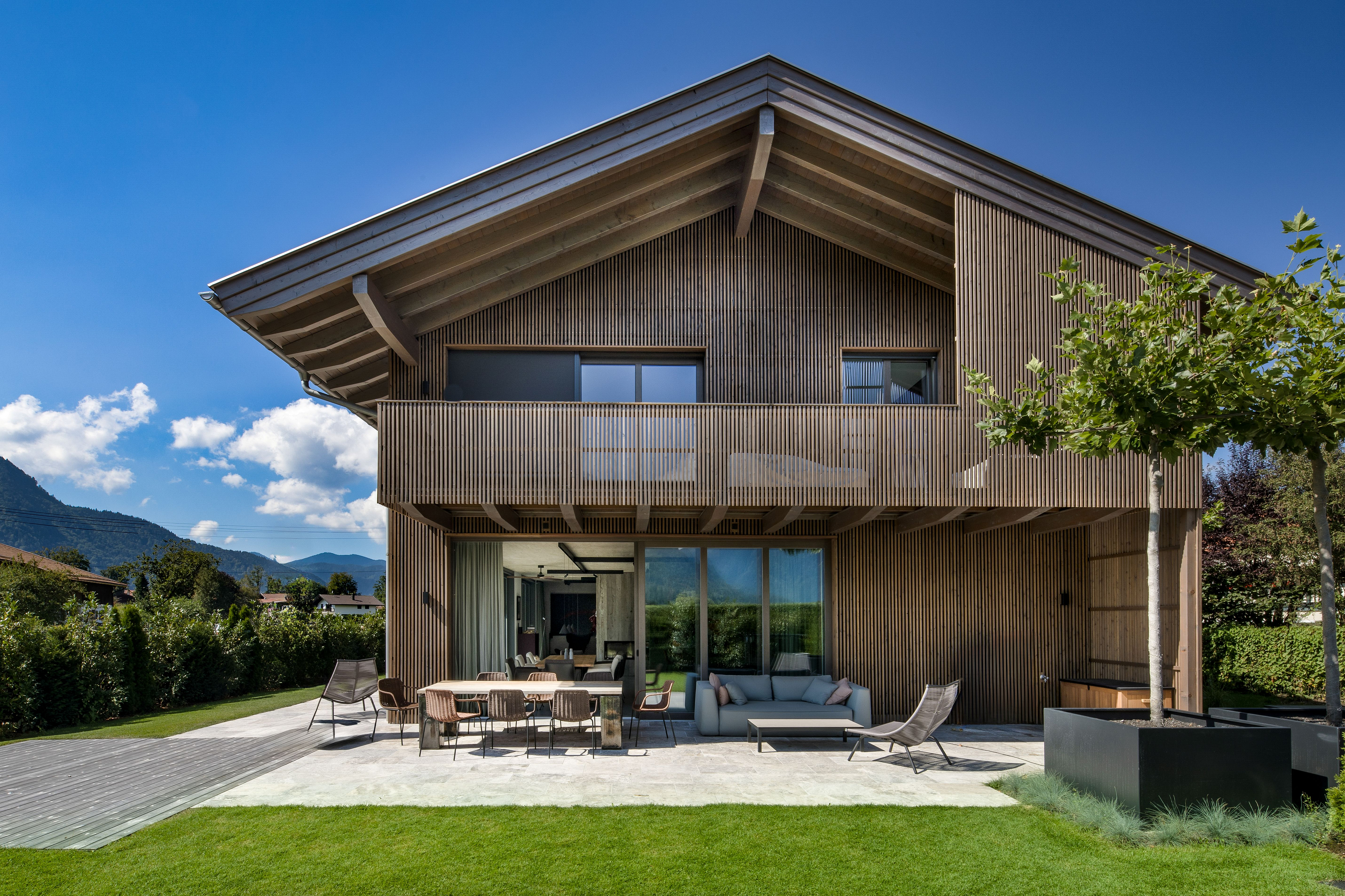 Neues LANDHAUS mit weiten Bergblicken - Einliegerwohnung - Lift - Tiefgarage -