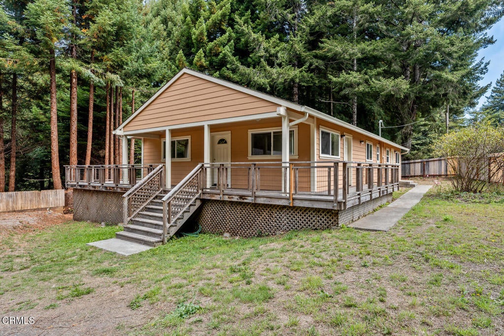 Redwood Living Near the Coast