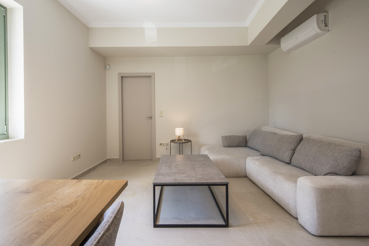Luxury 80sqm apartment with garden and parking