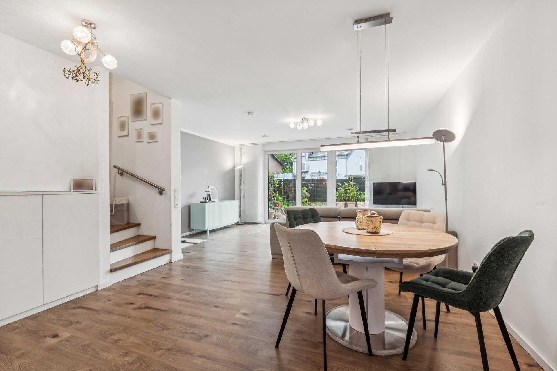 Modernes Familienhaus in ruhiger Lage von Refrath mit Nähe zum Gierather Wald