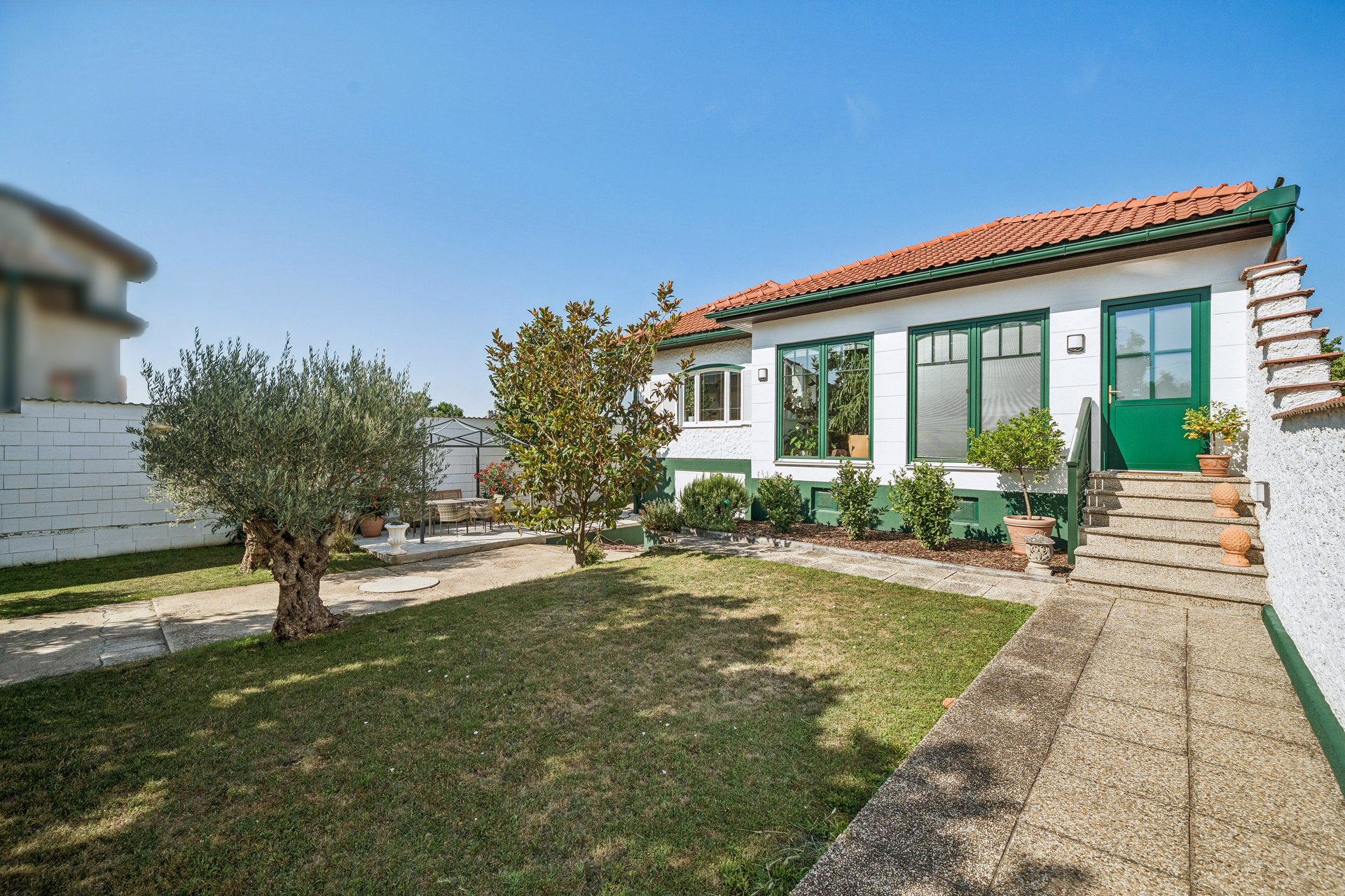 Relax and enjoy – Well-maintained single-family home in a beautiful neighborhood