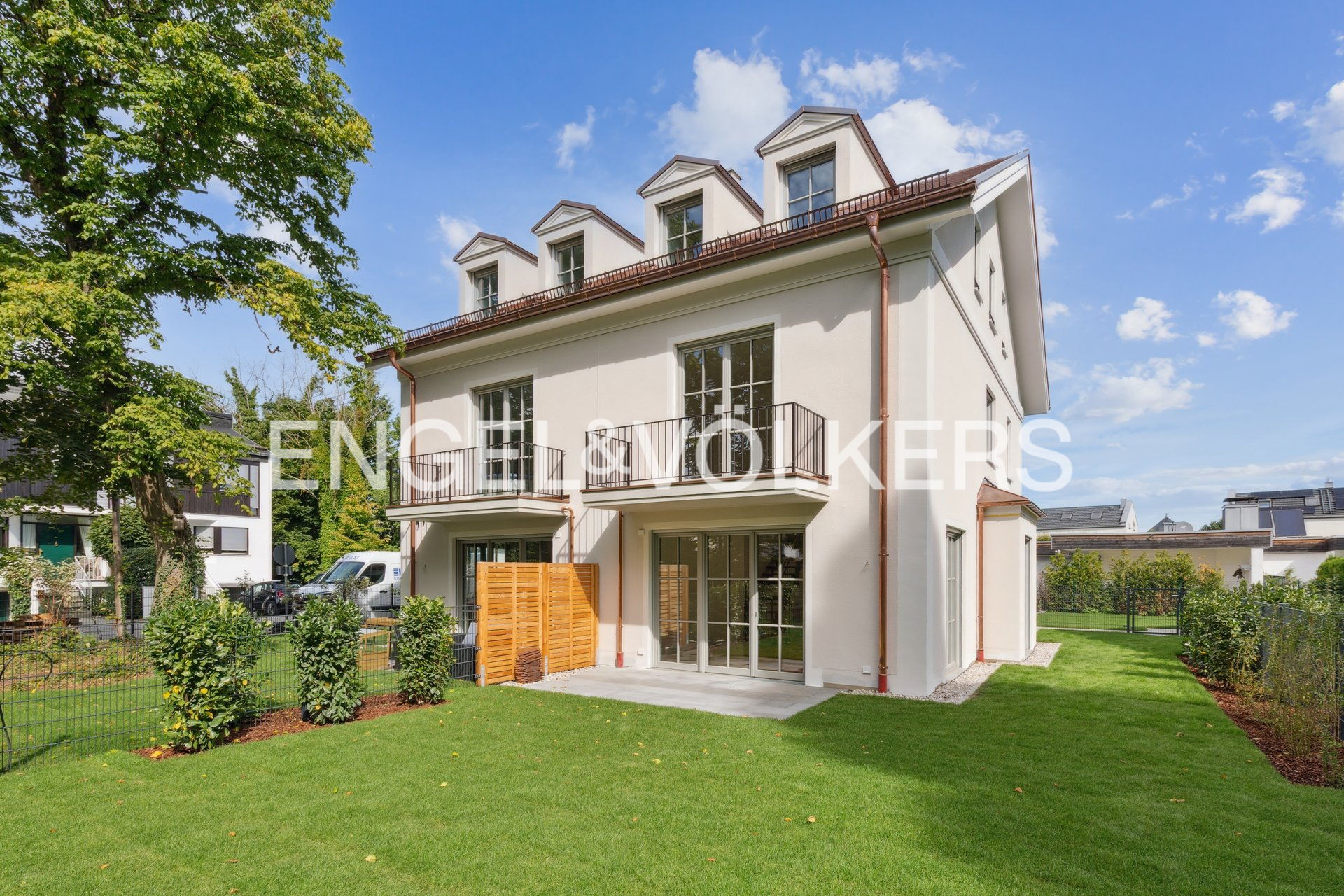 Spacious new semi-detached house in prime Grünwald location