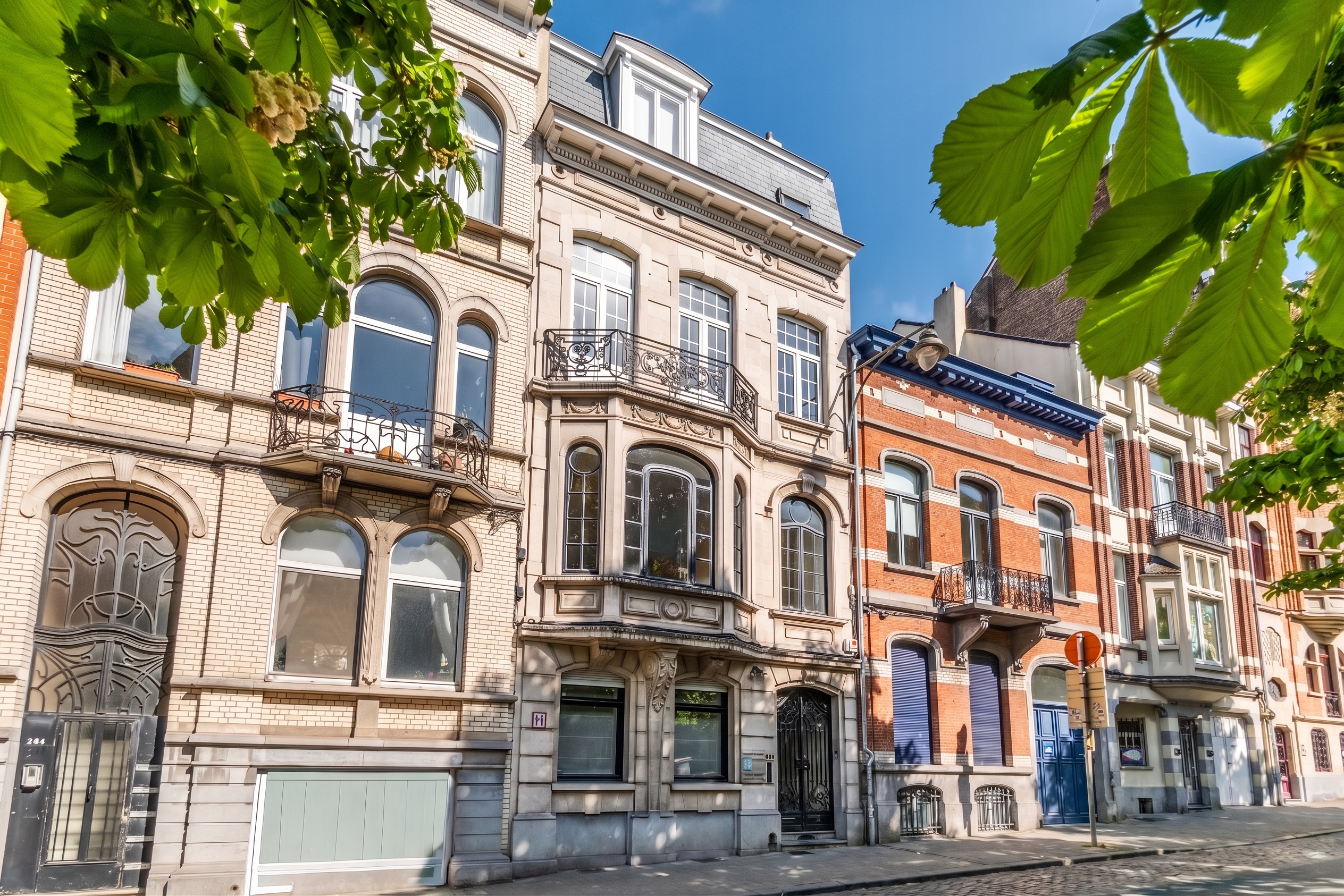 Near Duden Park – Character Property with Exceptional Potential [AI-modified]